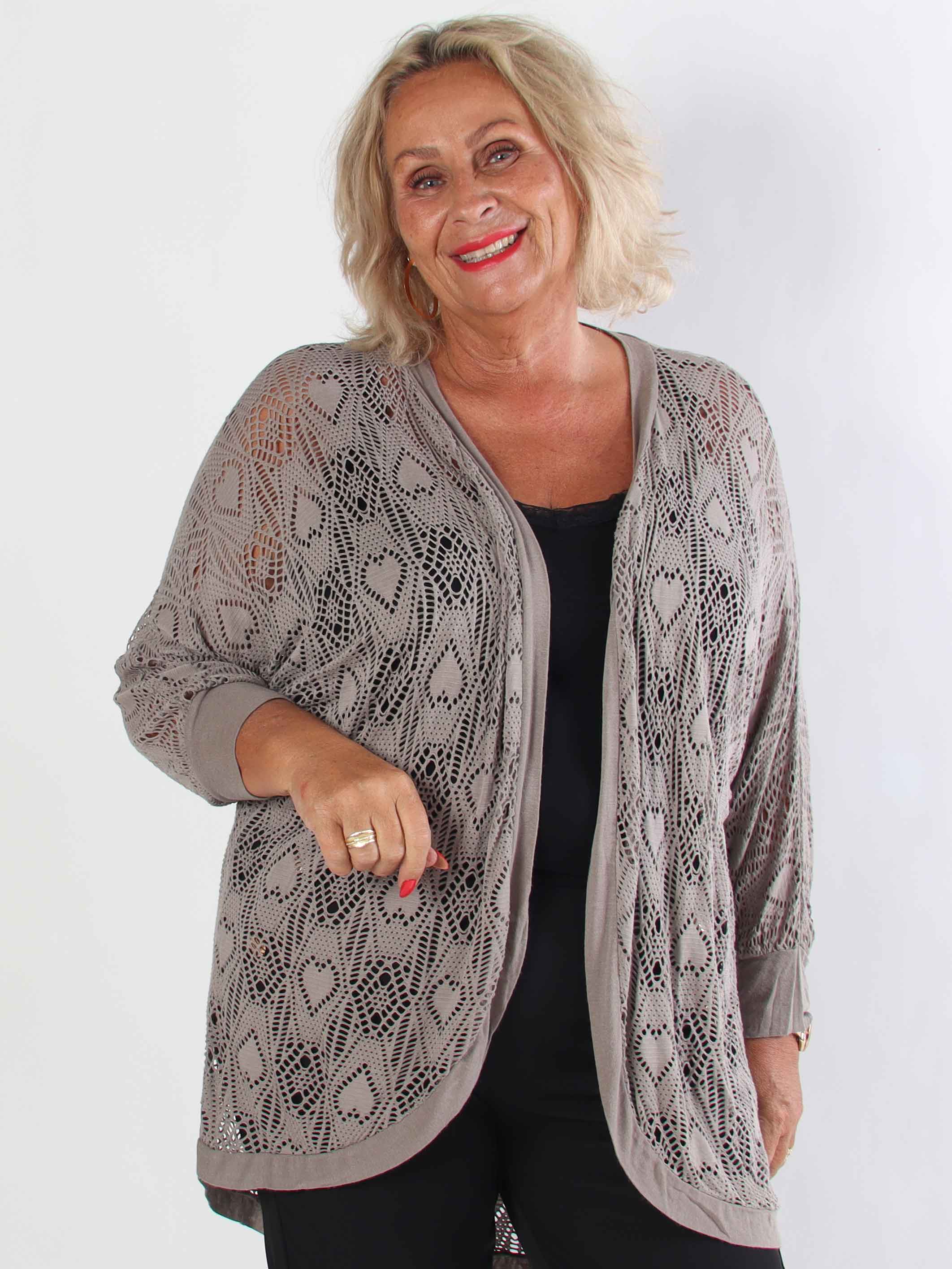 Elly Long - Lätt plus size kofta i viskos med hålmönster