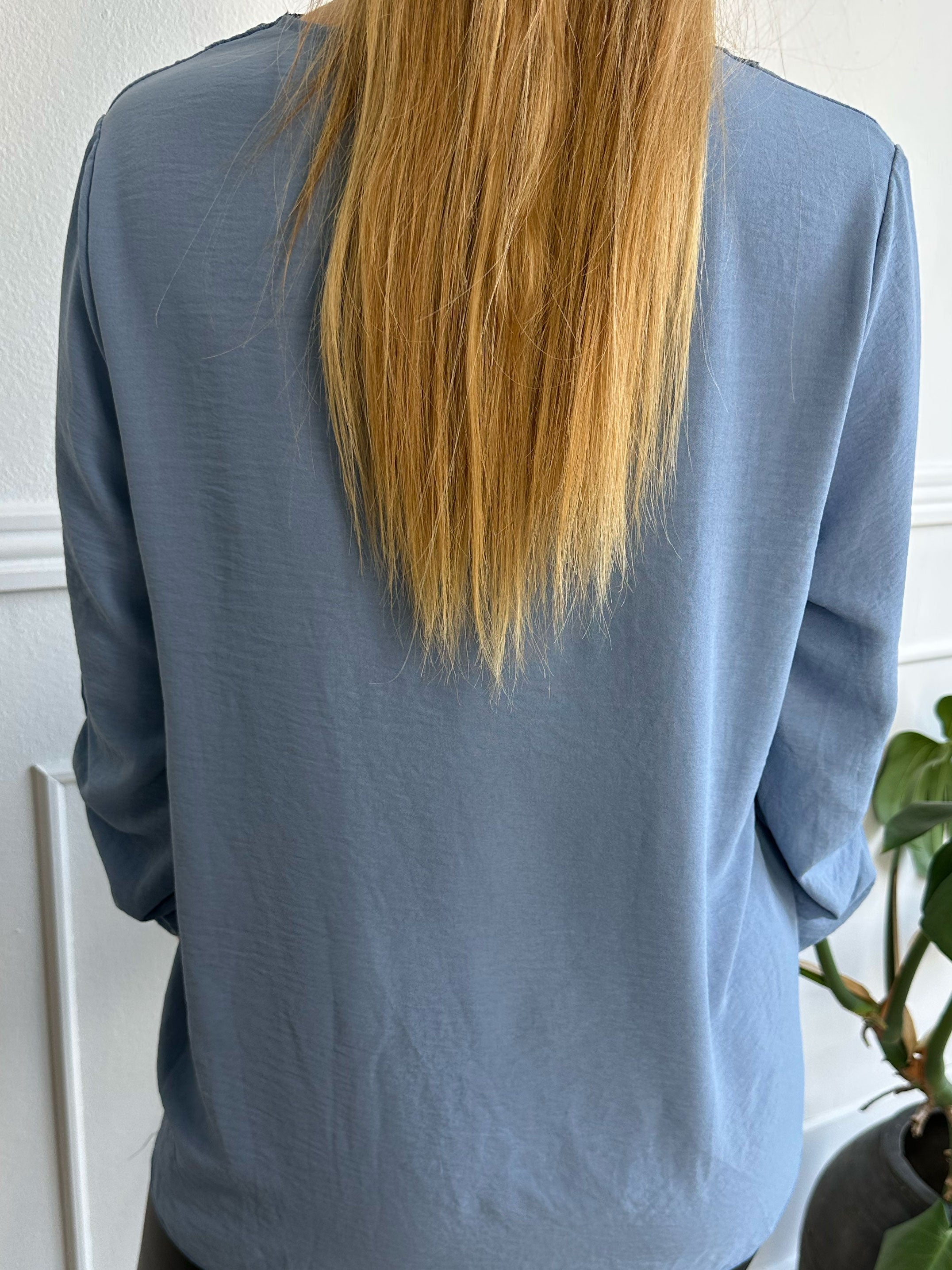 Elly Shirt - Simpel blus med spetskant
