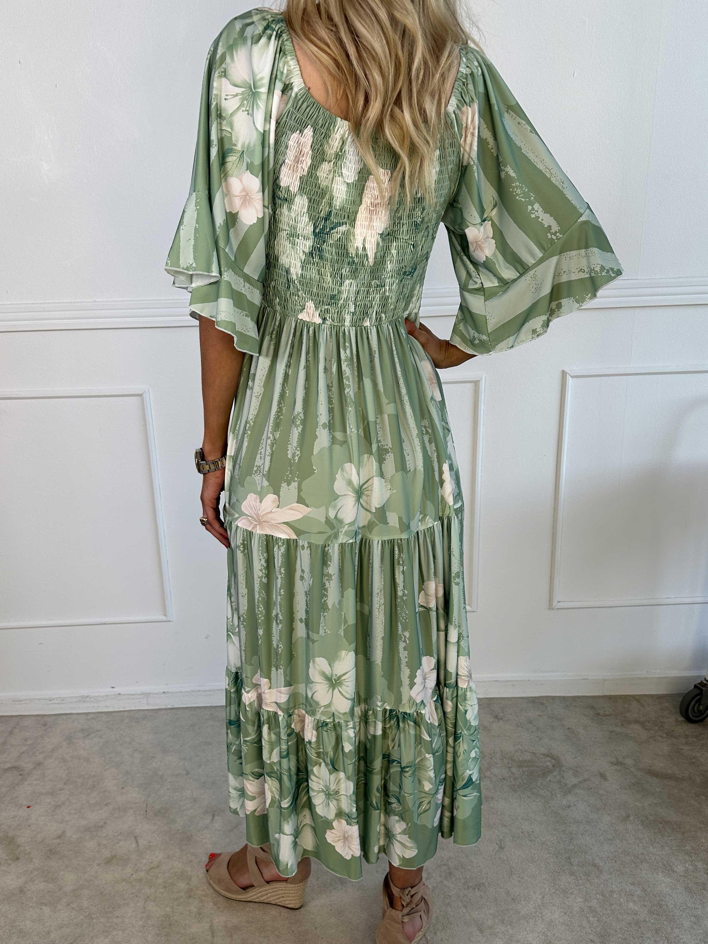 Elna Floral Stripe - Blommig elastisk klänning med smockat bröst
