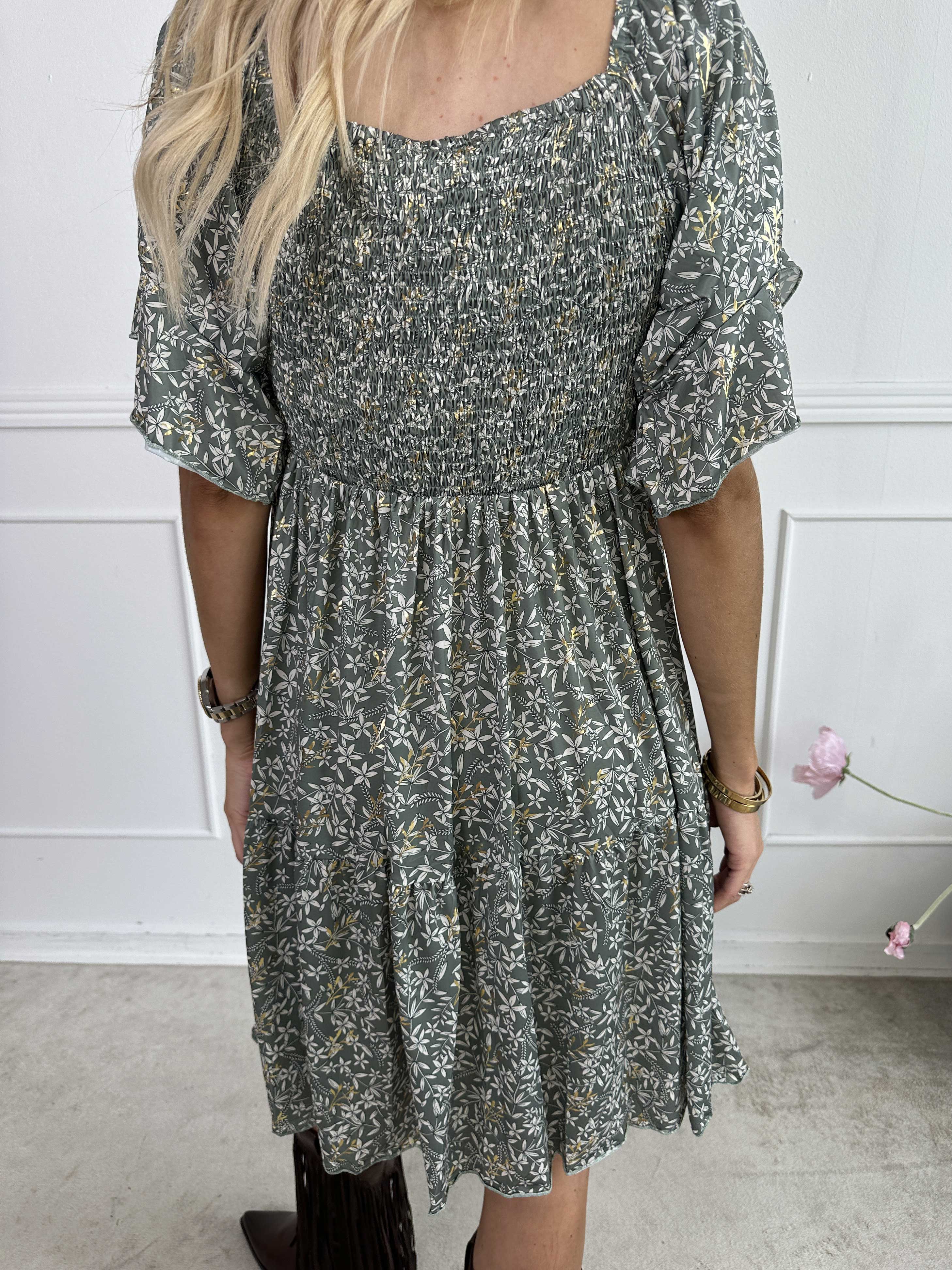 Elna Small Flower Short - Blommig elastisk klänning med smock över bysten