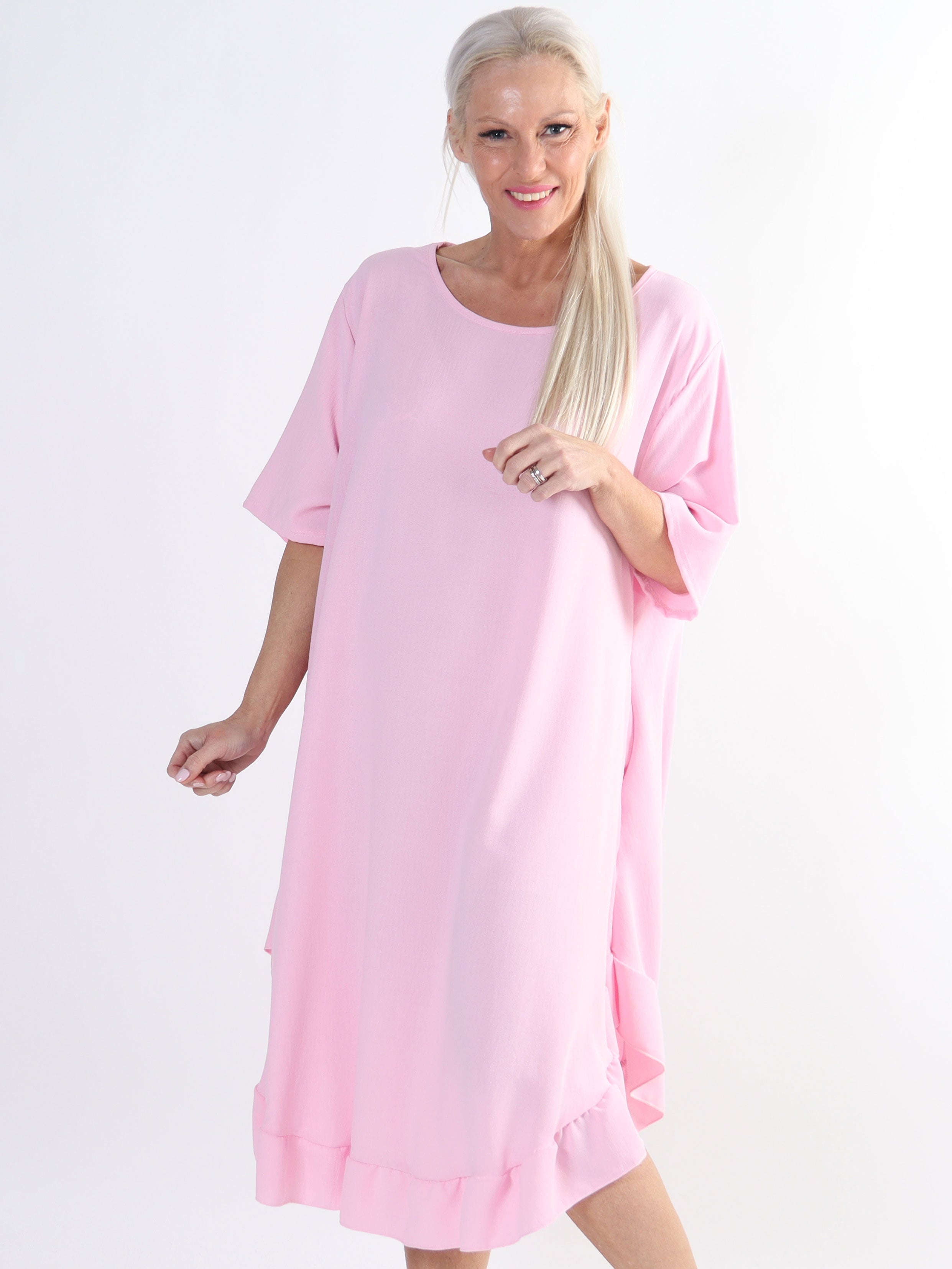 Emmelie - Klänning i viskosblandning med fickor i plus size.