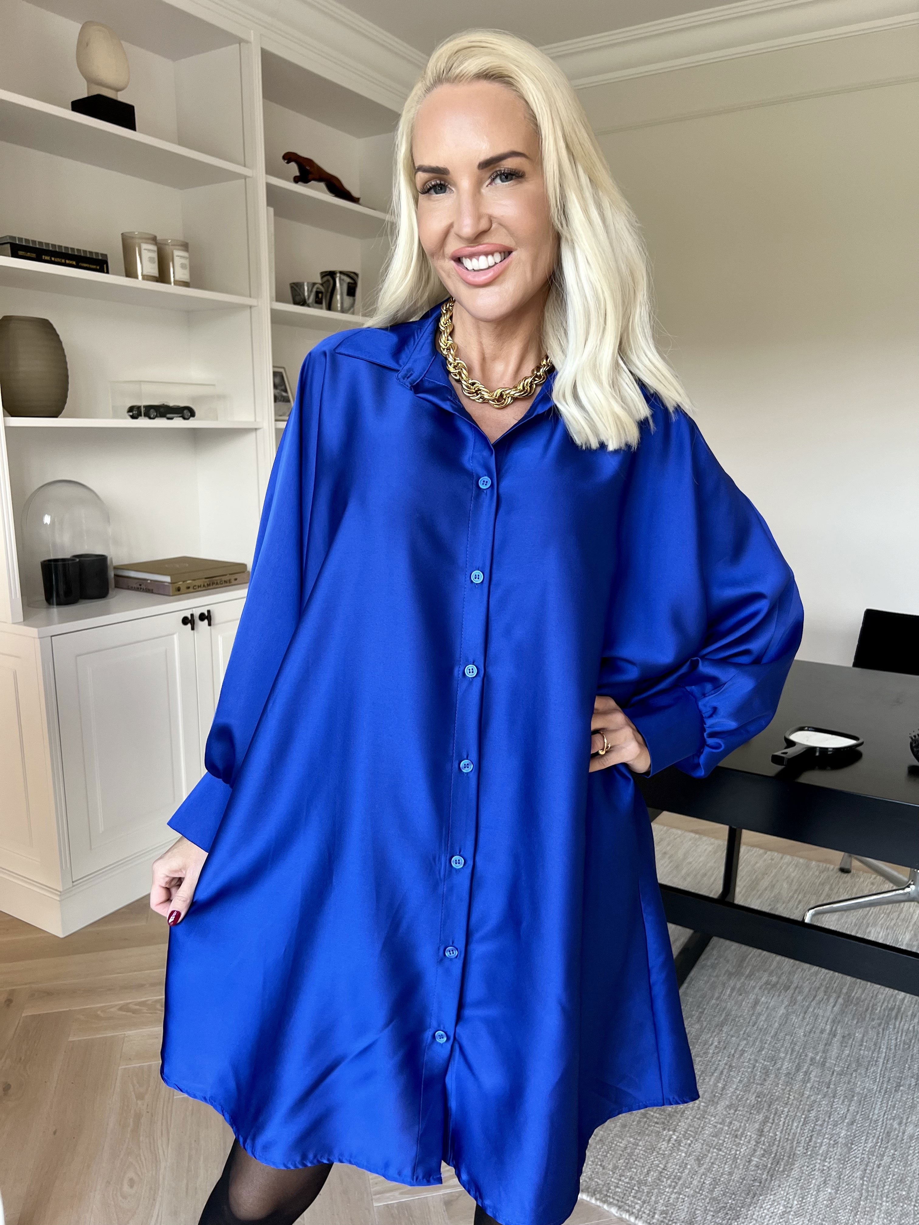 Feliciti long - Shiny skjortklänning med fladdermusärmar