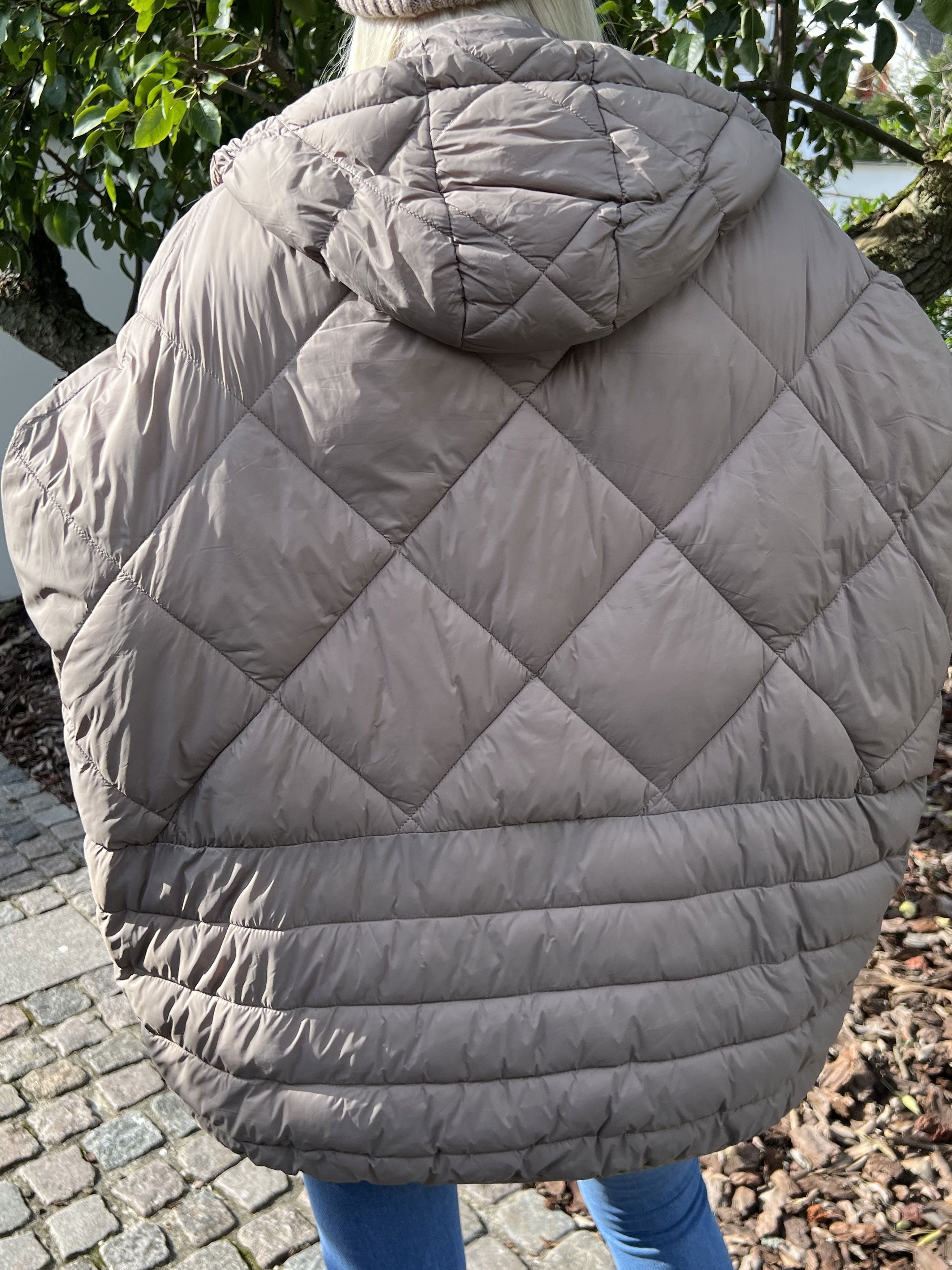 Floriza - Kort dunjacka i oversized passform