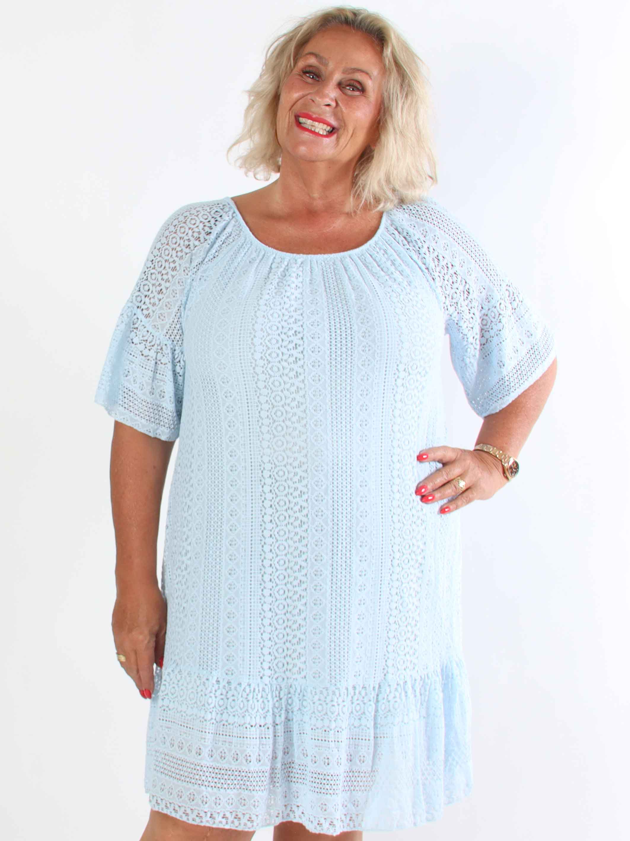 Galateia Sleeves - Plus size klänning i mjuk spets i bomull