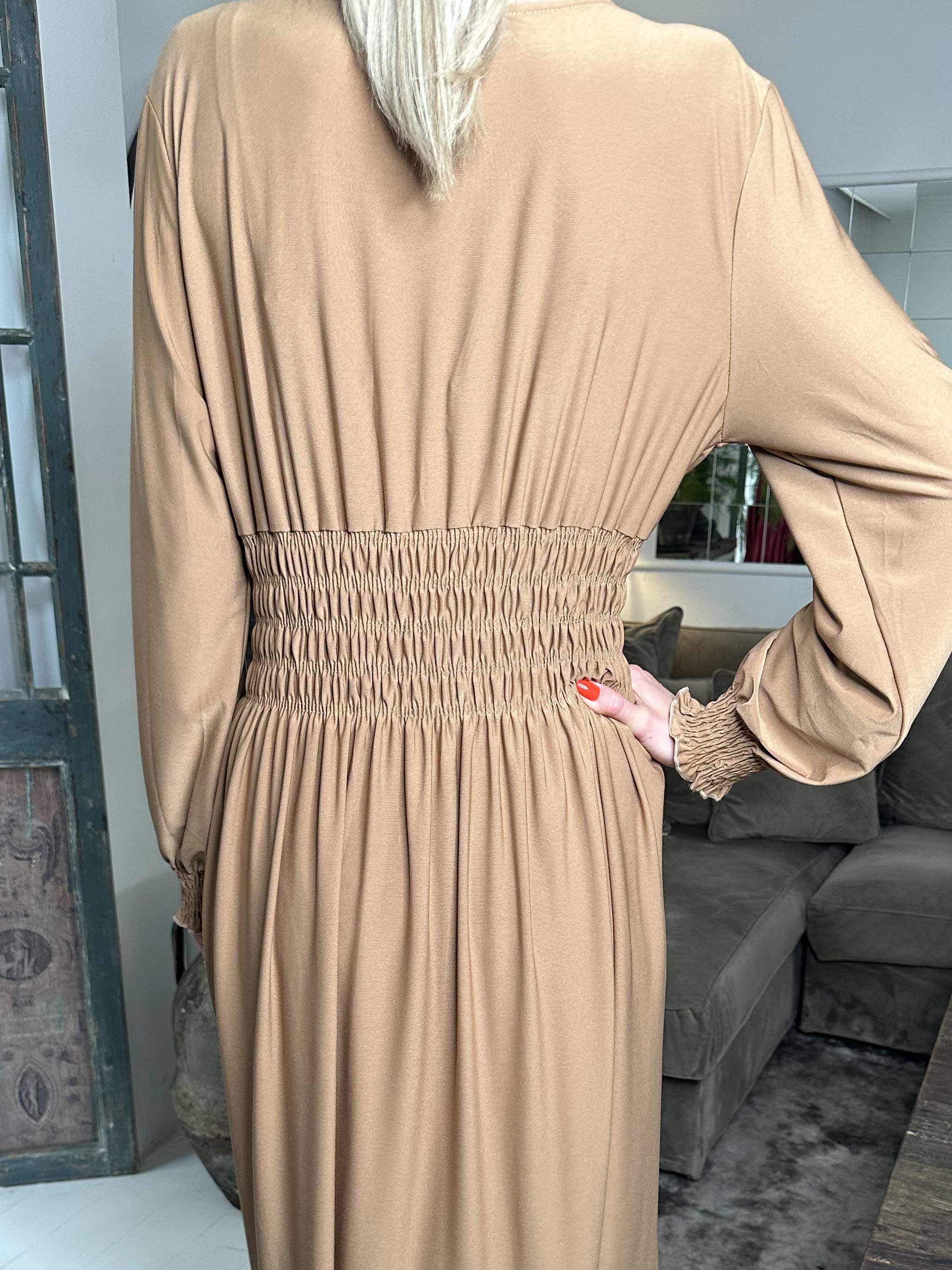 Pams Plain L/S - Elastisk klänning med smock och långa ärmar