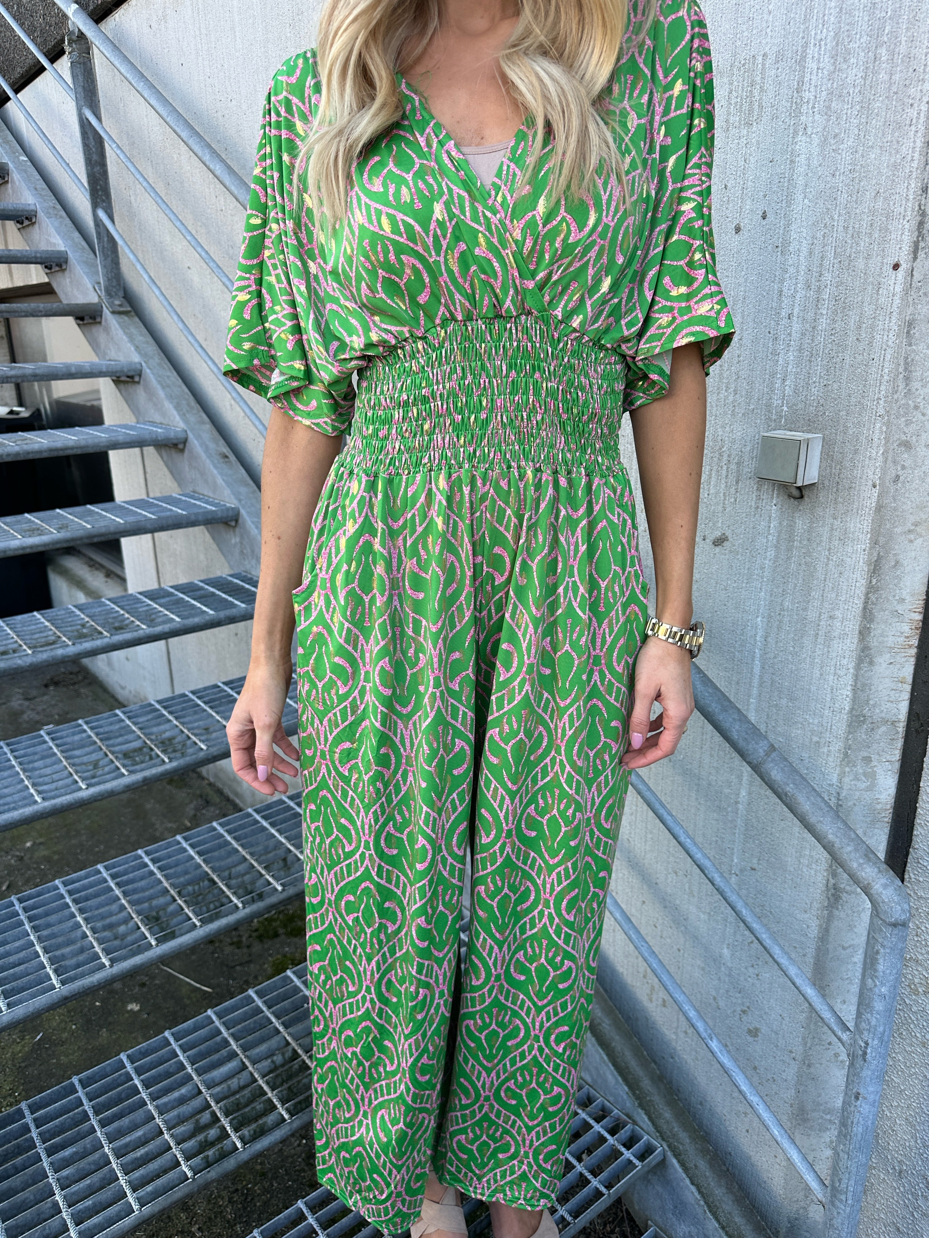 Pams Boho Jumpsuit - Elastisk mönstrad jumpsuit med v-ringning