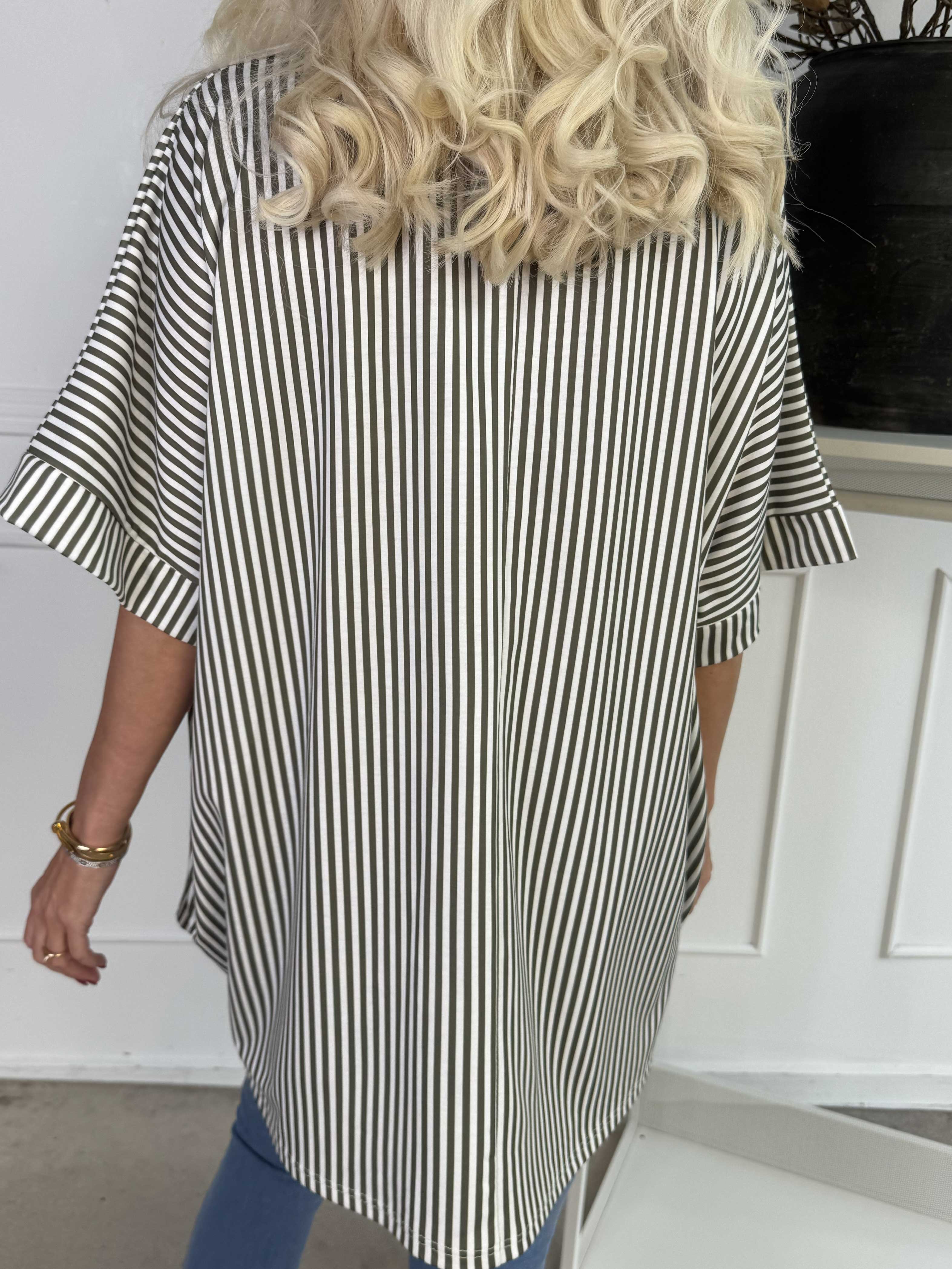 Mintu Stripe - Mjuk t-shirt med vogue stående med glittrande similisten