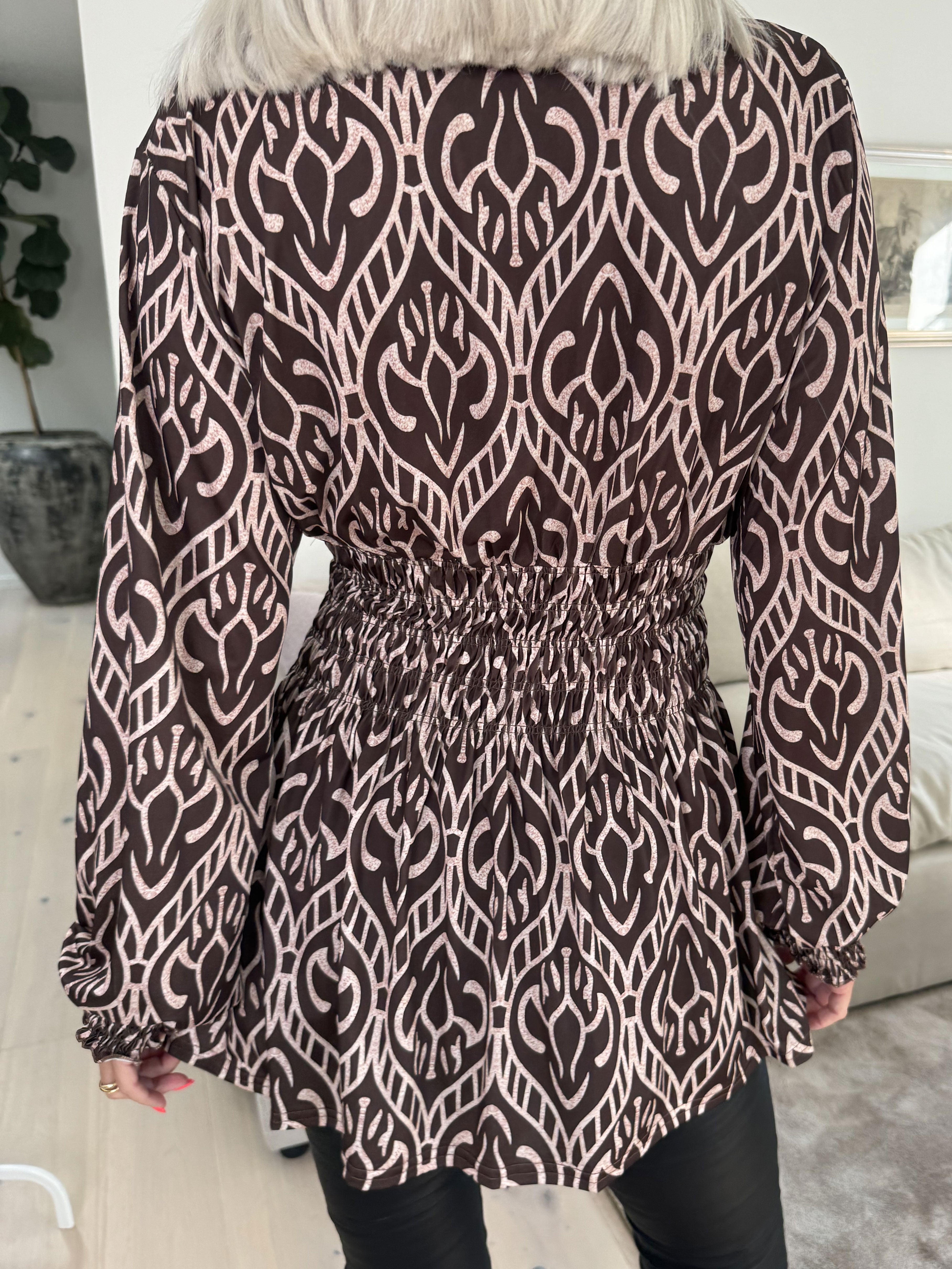 Pams Boho Shirt L/S - Elastisk blus i skrynkelfritt tyg