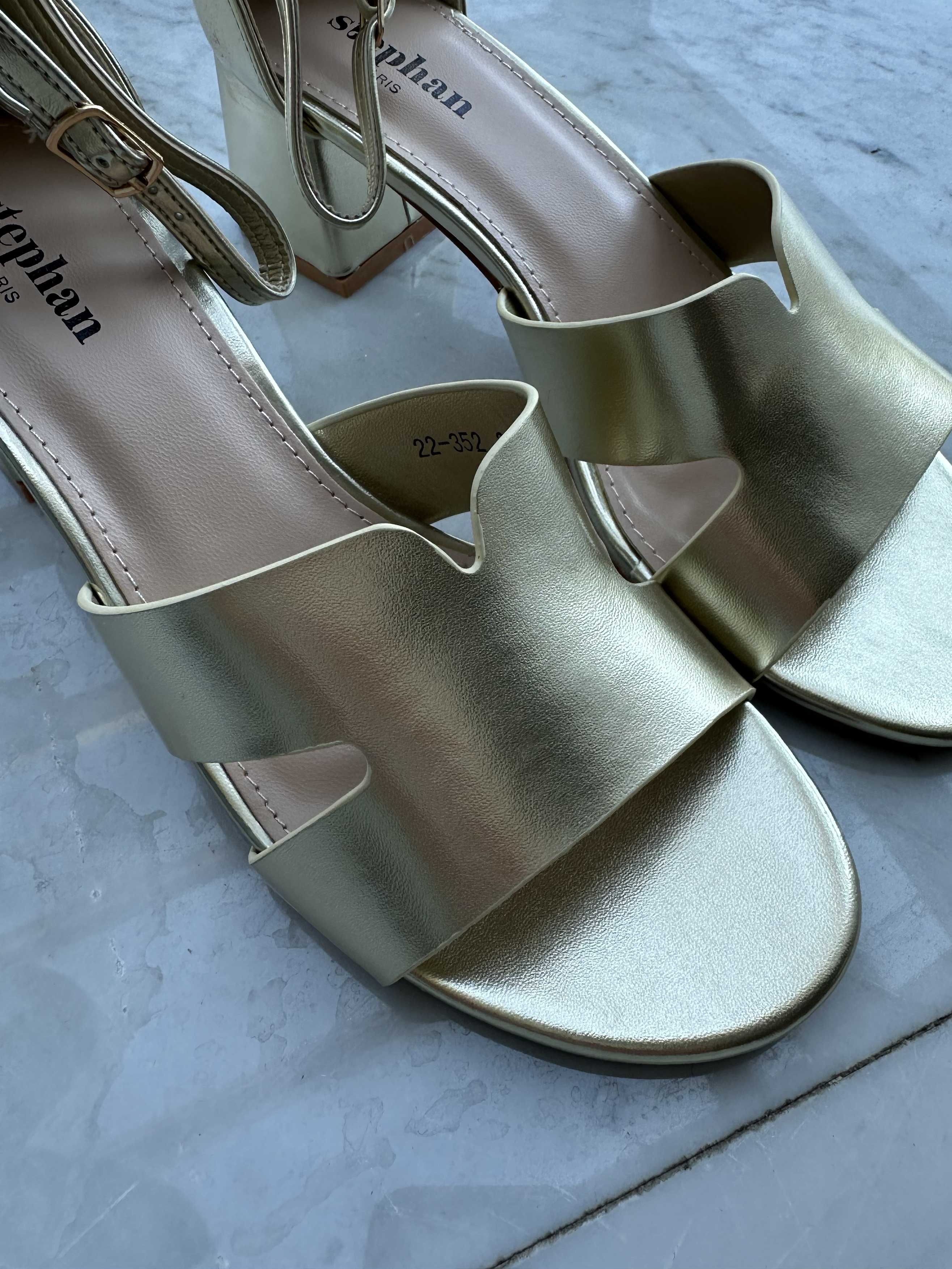 Eleonora - Söt sandal med liten klack