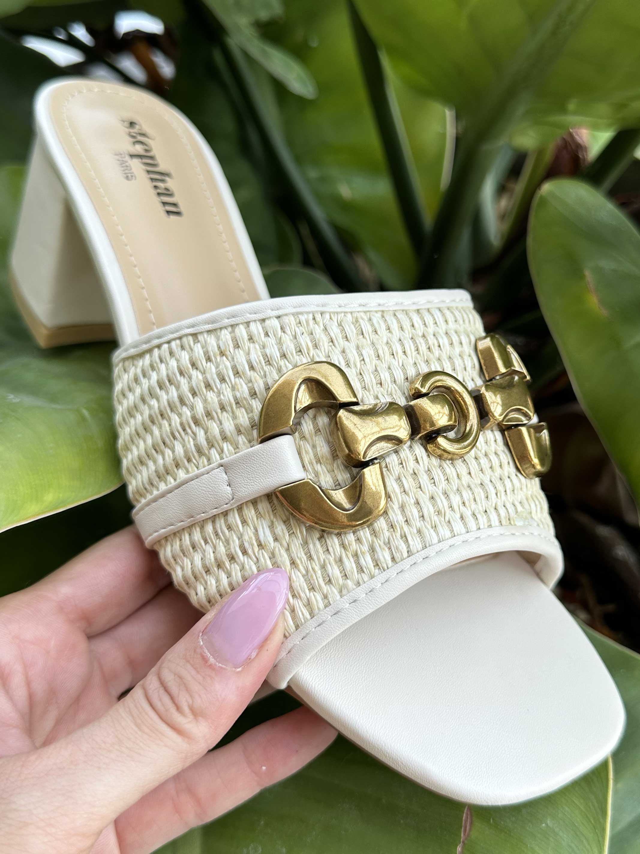 Lida - Söta sandaler med spänne och liten klack