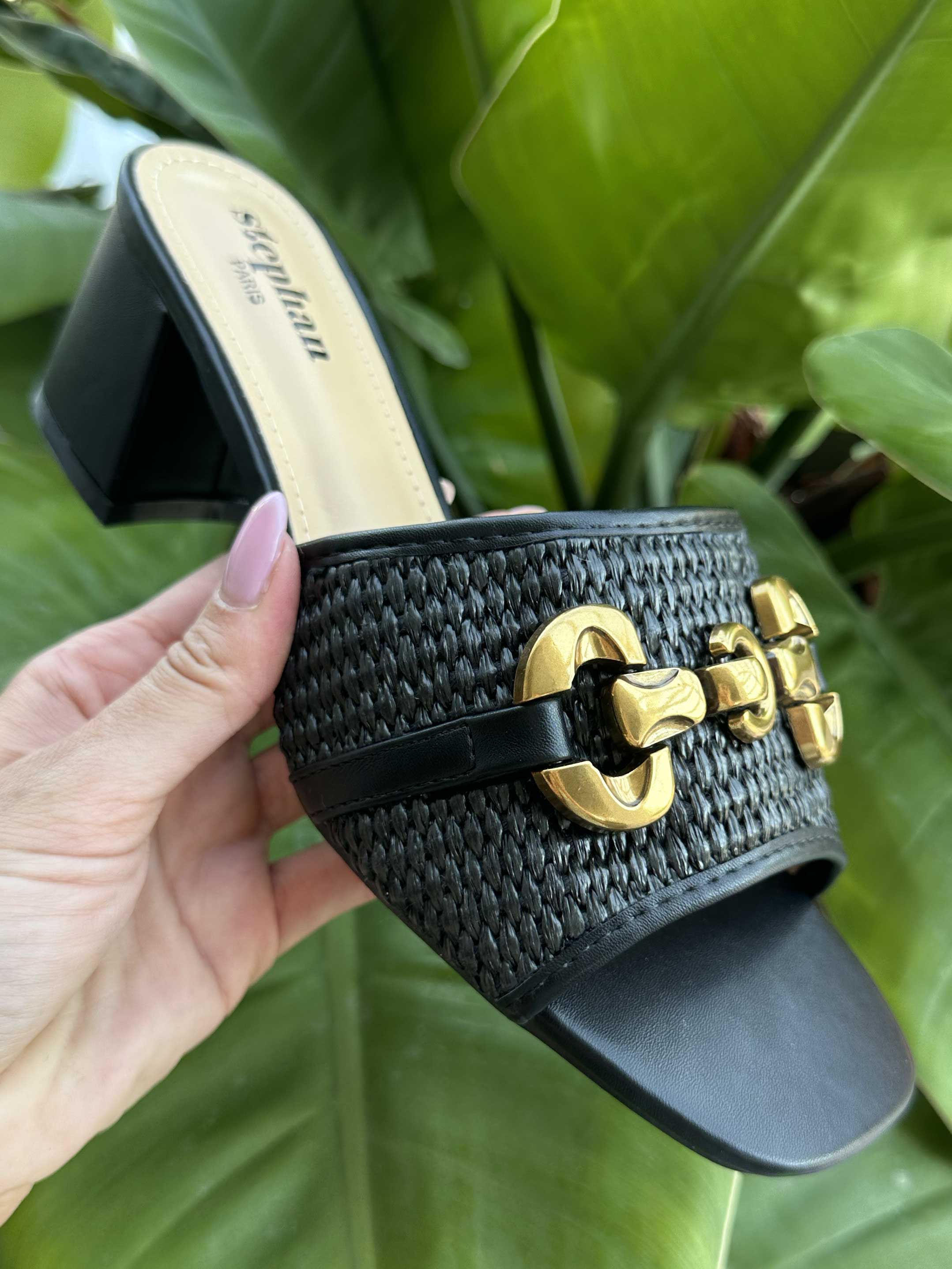 Lida - Söta sandaler med spänne och liten klack