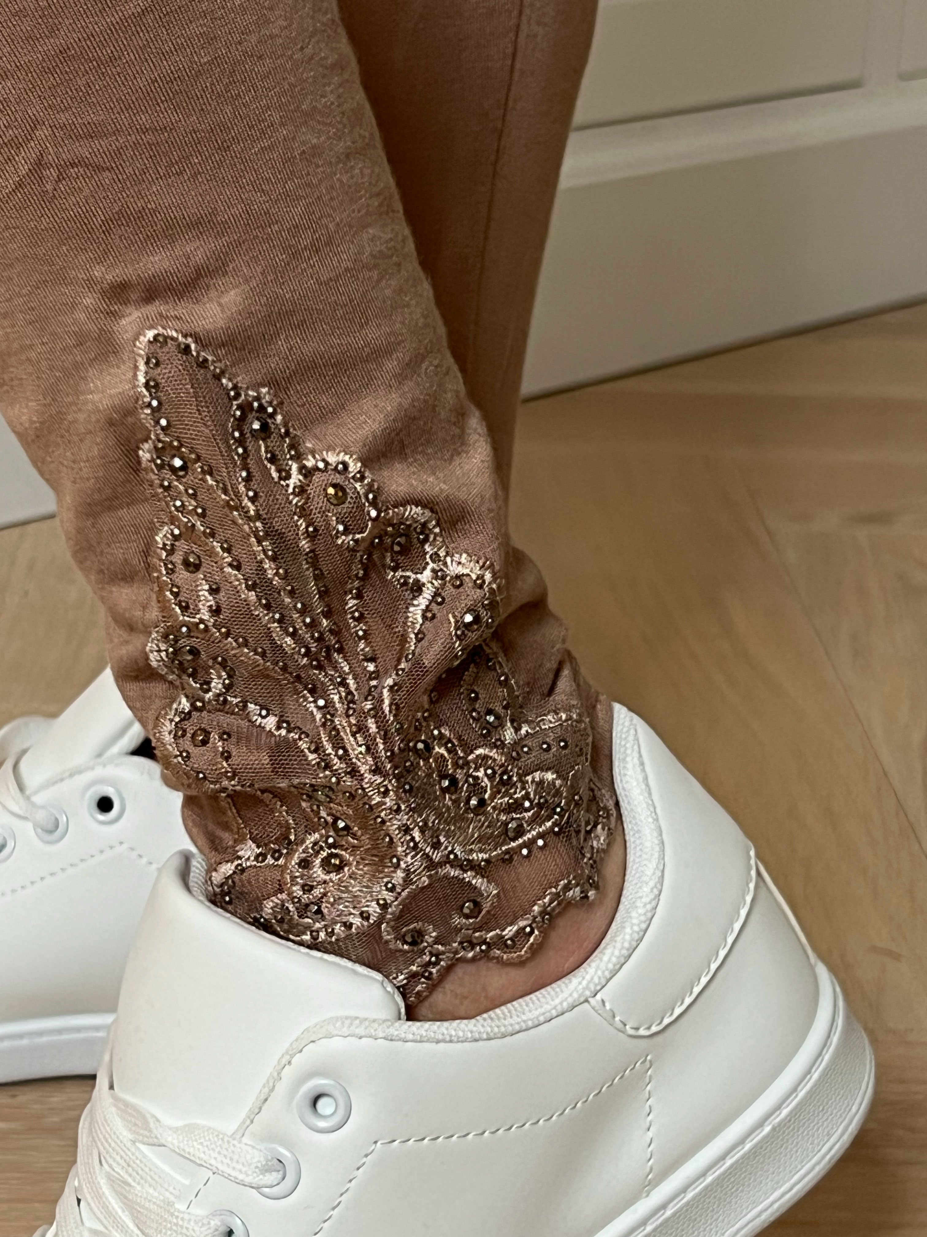 Jackie - Bløde leggings i viskose med blonde og similisten