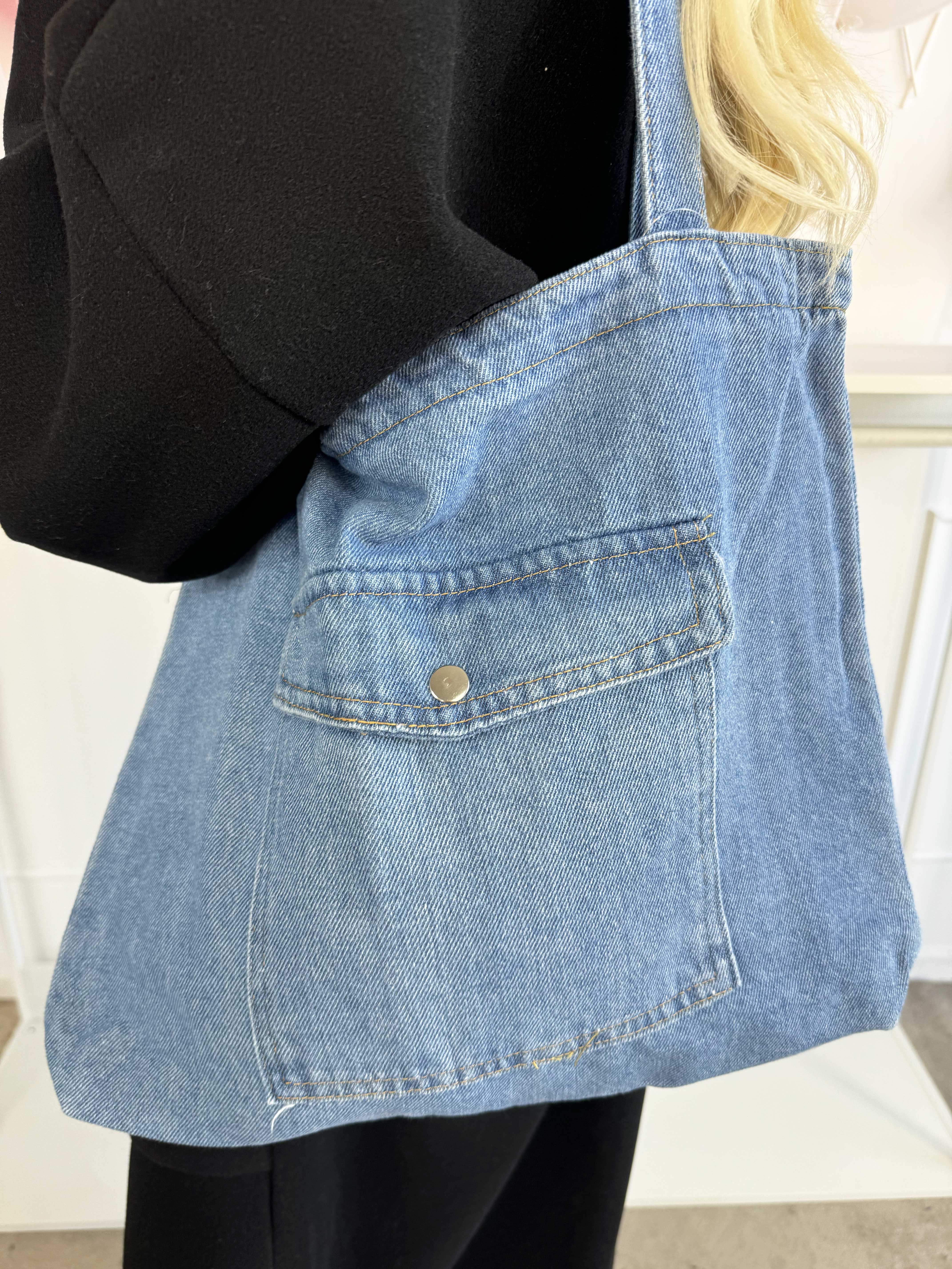 Betti - Denimväska med stor ficka