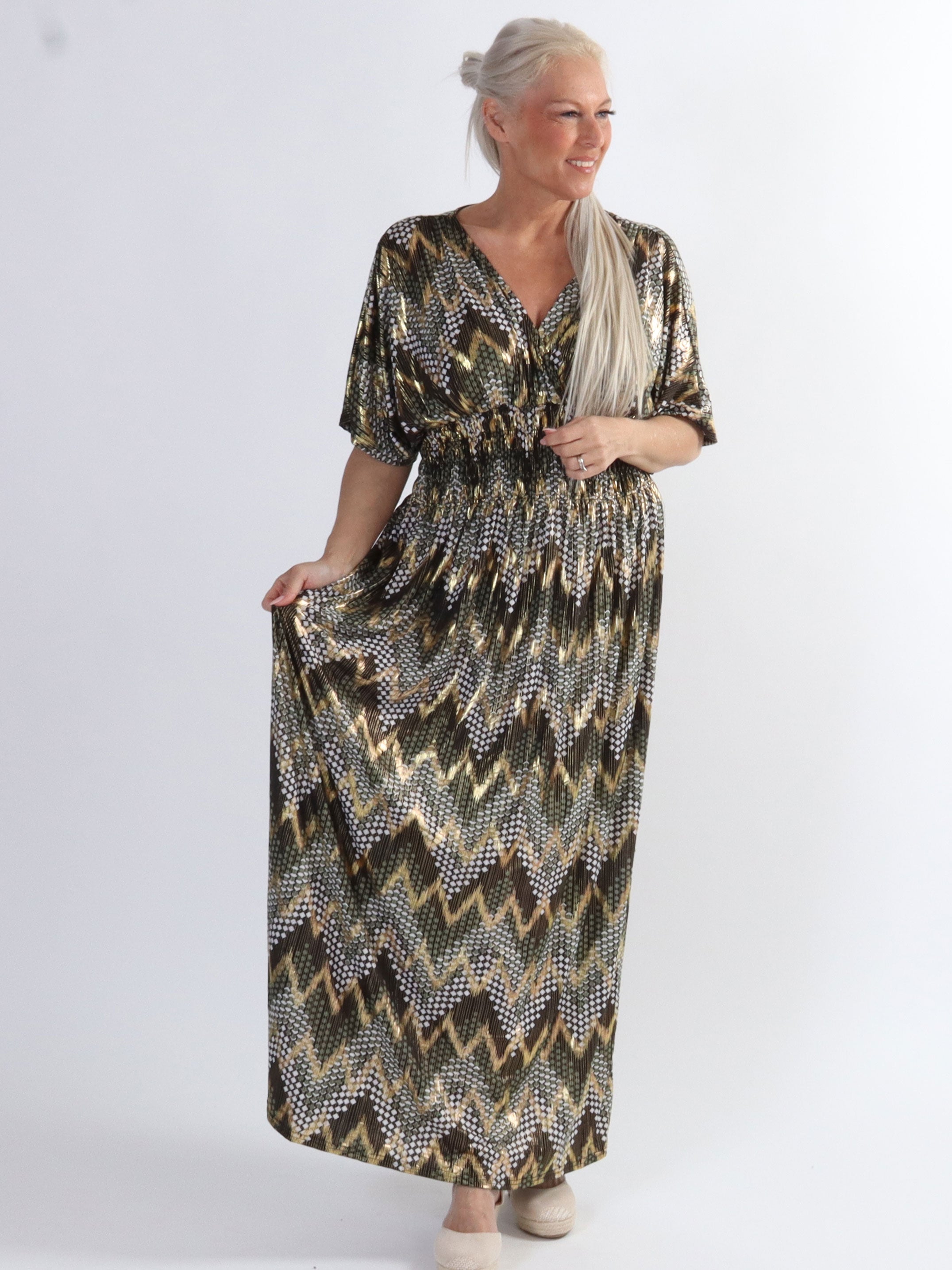 Pams Pattern - Lång elastisk plus size klänning i veckfritt tyg