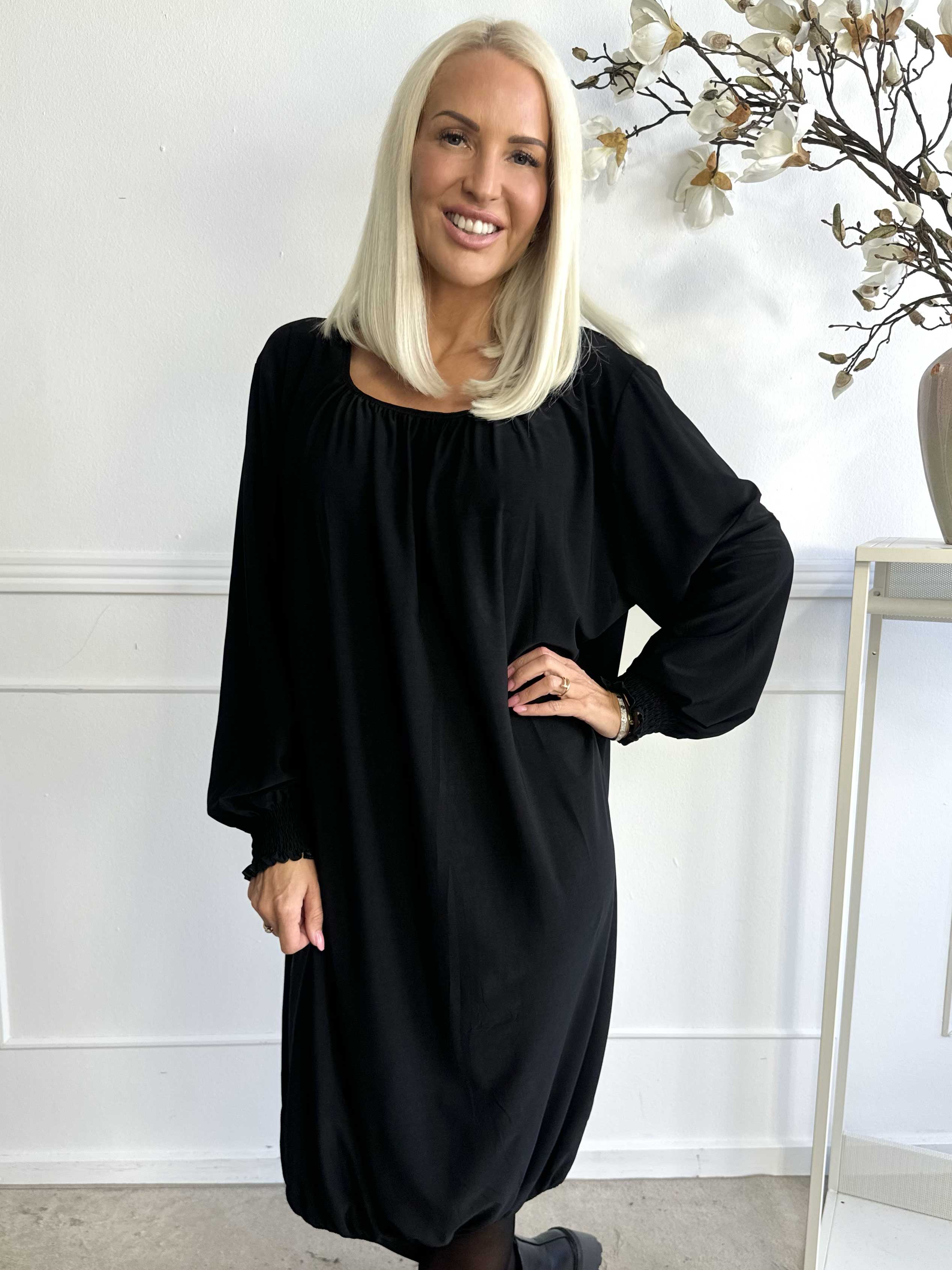 Miracle Plain Dress L/S - Elastisk klänning med långa ärmar