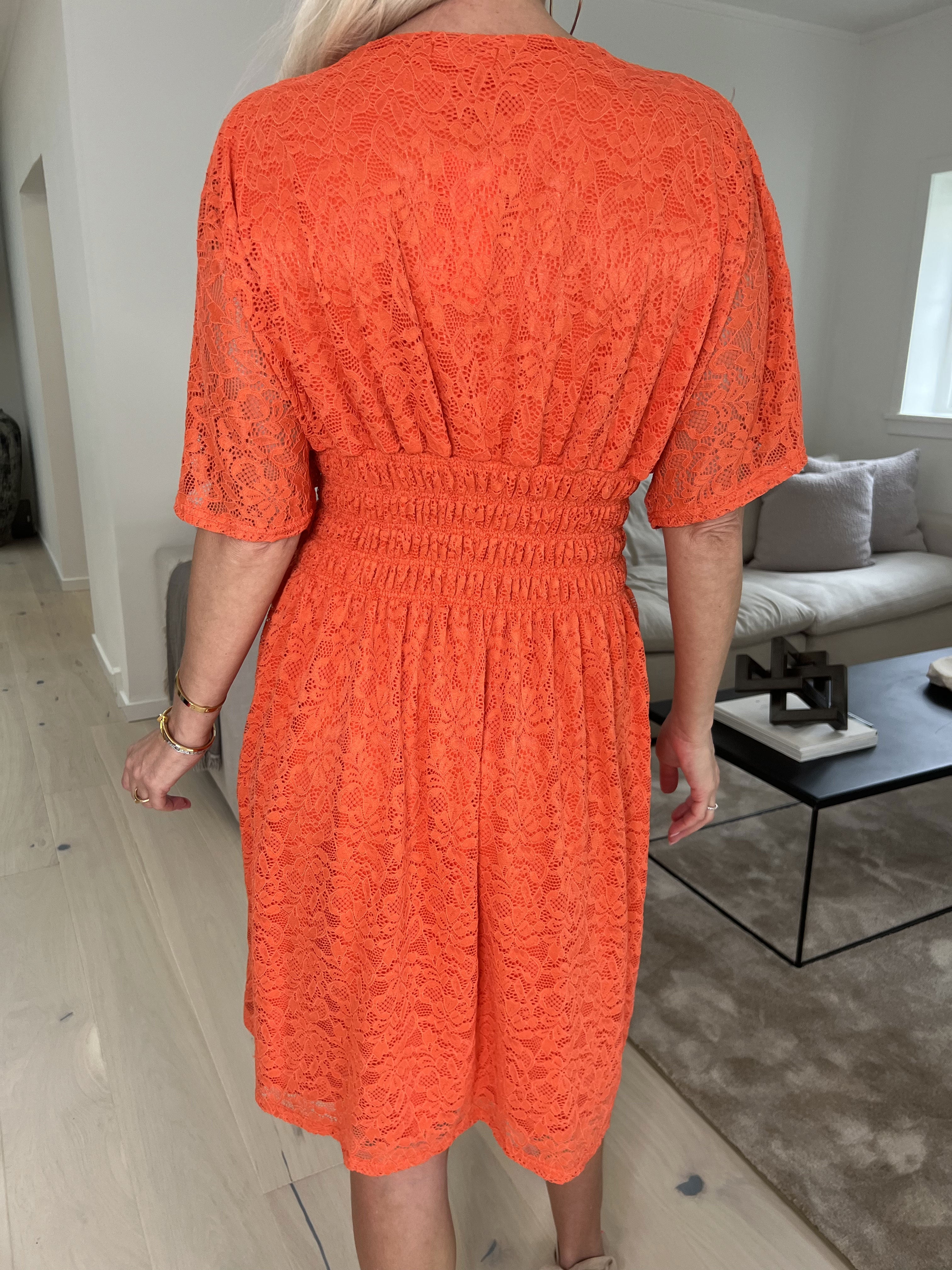 Pams Lace Short S/S - Kort spetsklänning med korta ärmar
