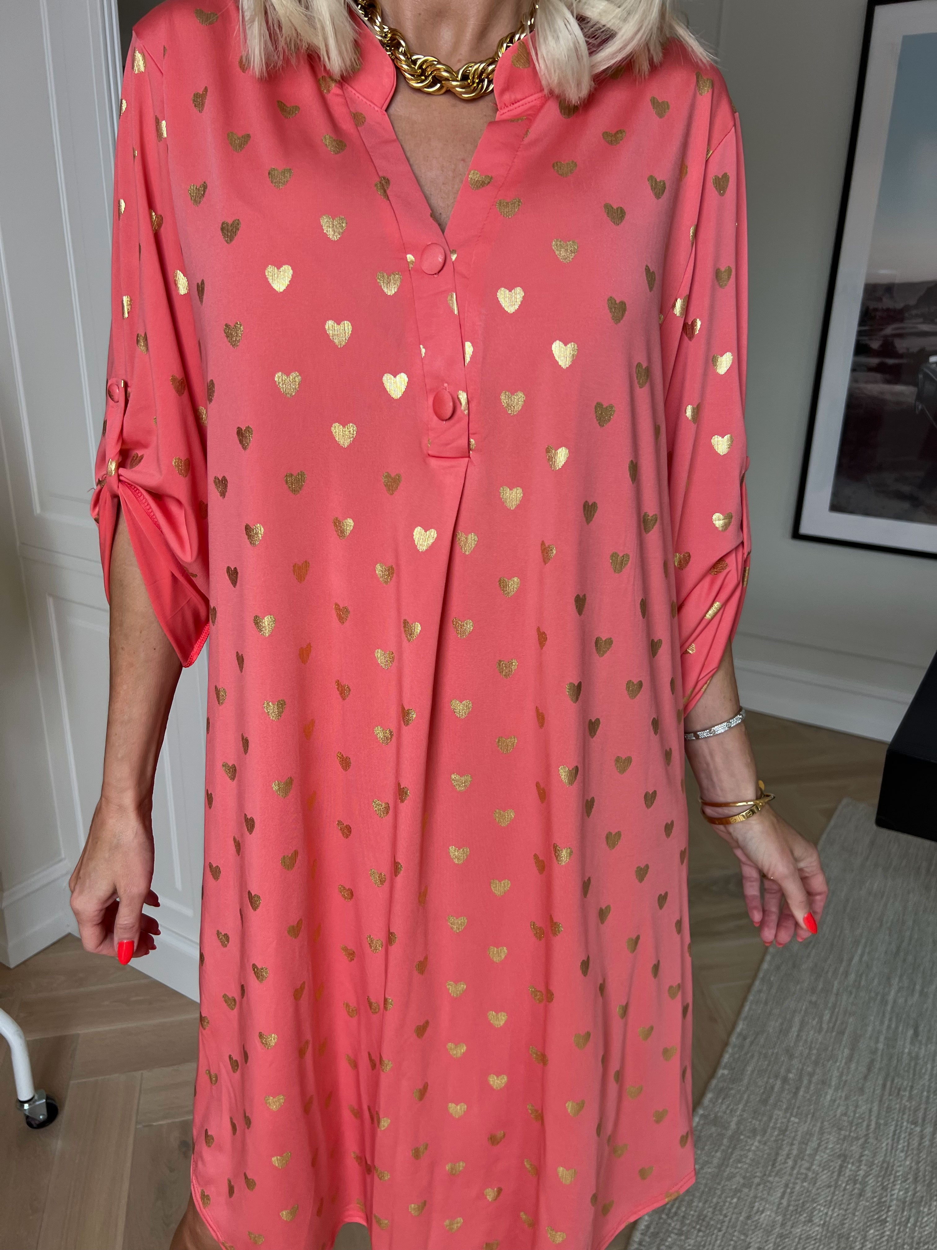 Ebba Gold Heart - Resårklänning med guldfärgade hjärtdetaljer
