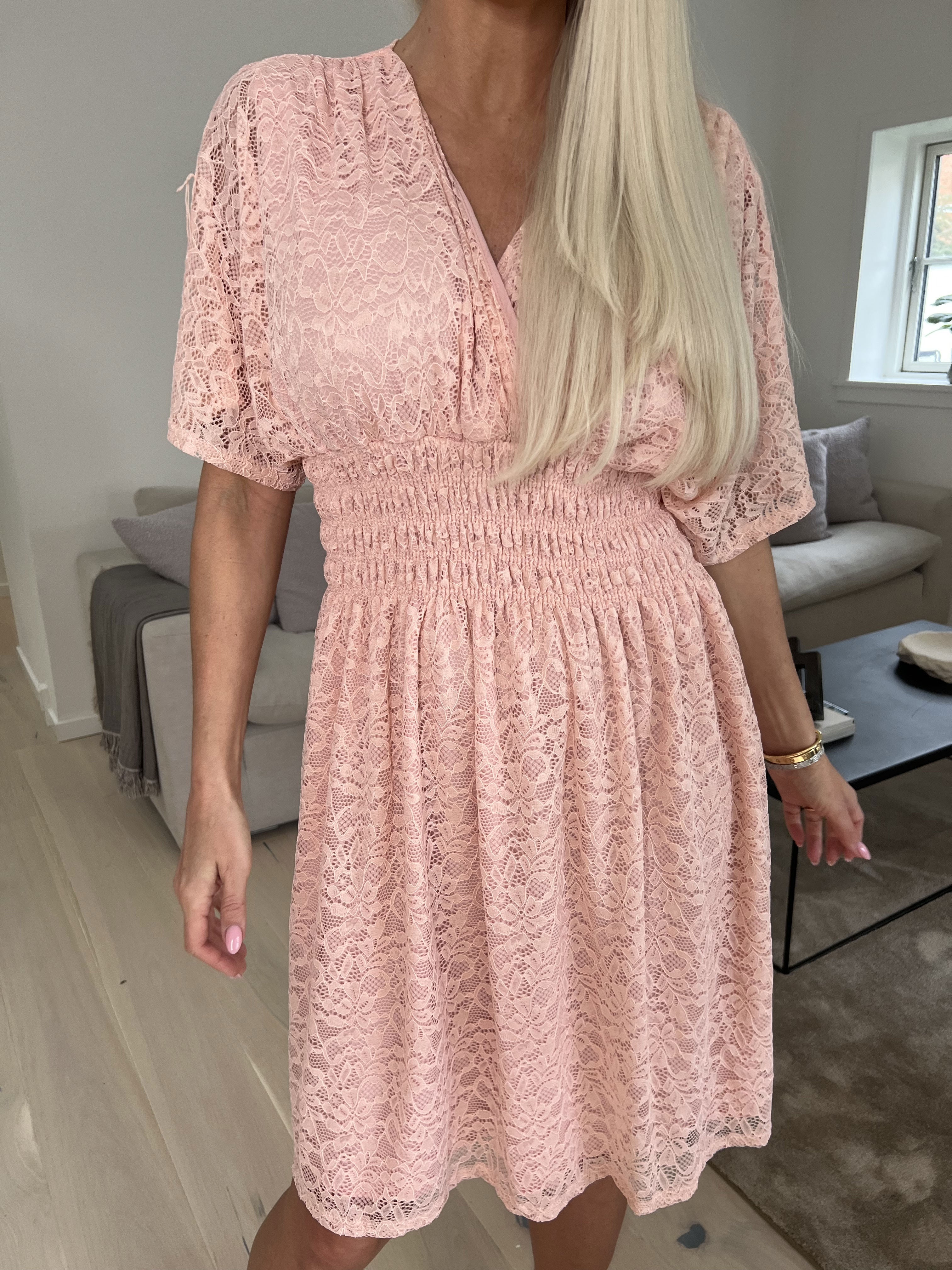 Pams Lace Short S/S - Kort spetsklänning med korta ärmar