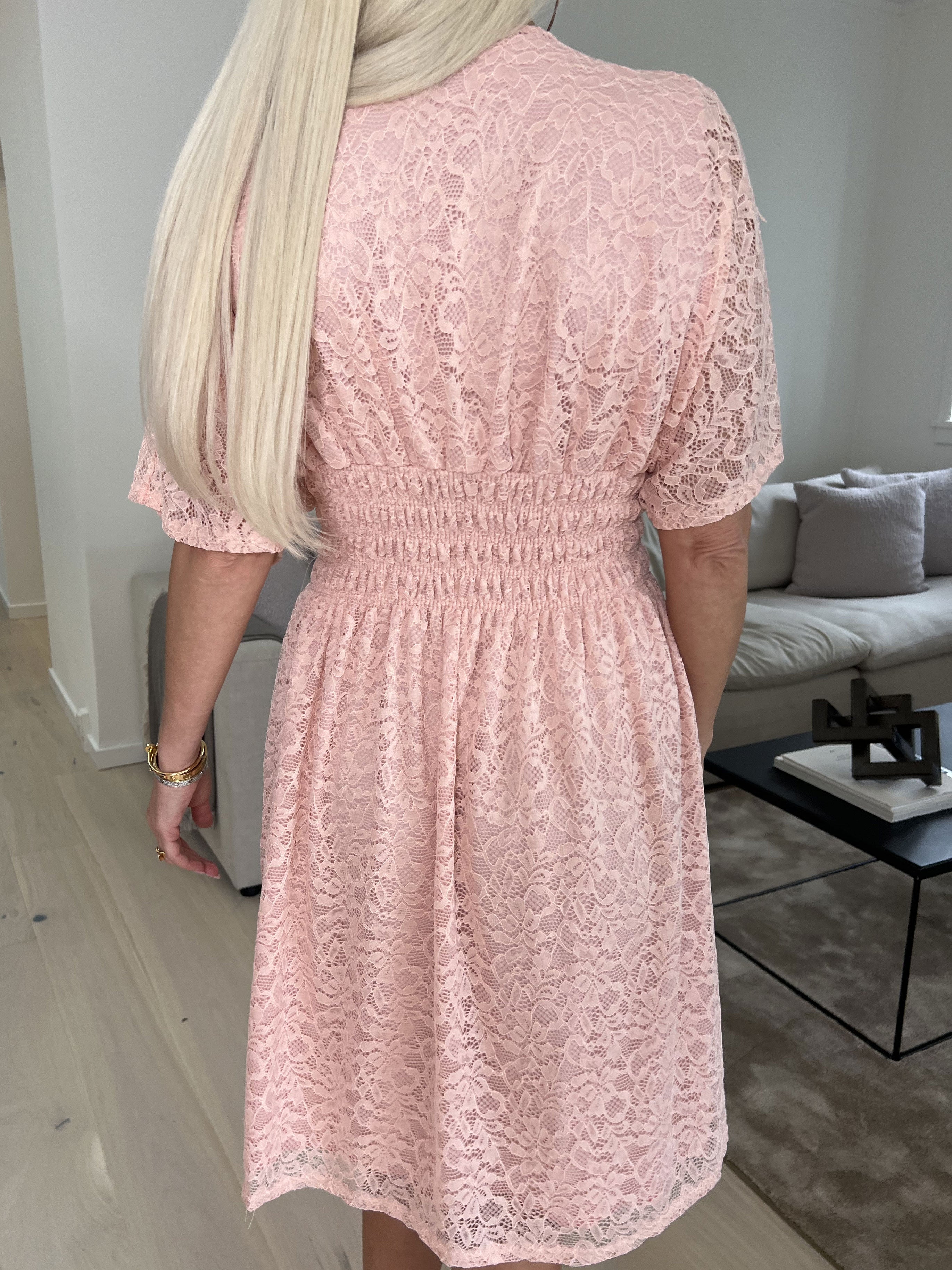 Pams Lace Short S/S - Kort spetsklänning med korta ärmar
