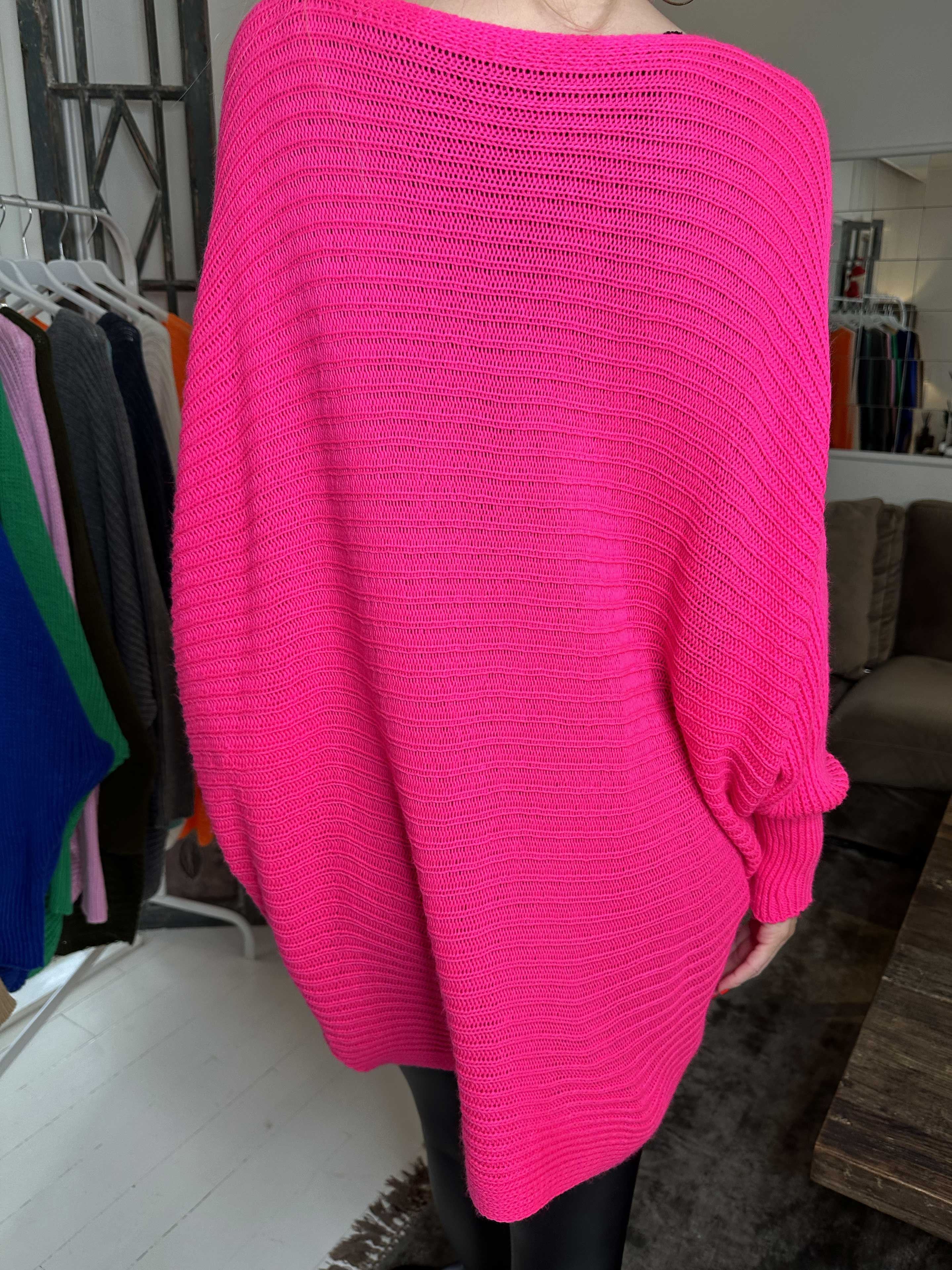 Gabbi - Oversized stickat med fladdermusärmar