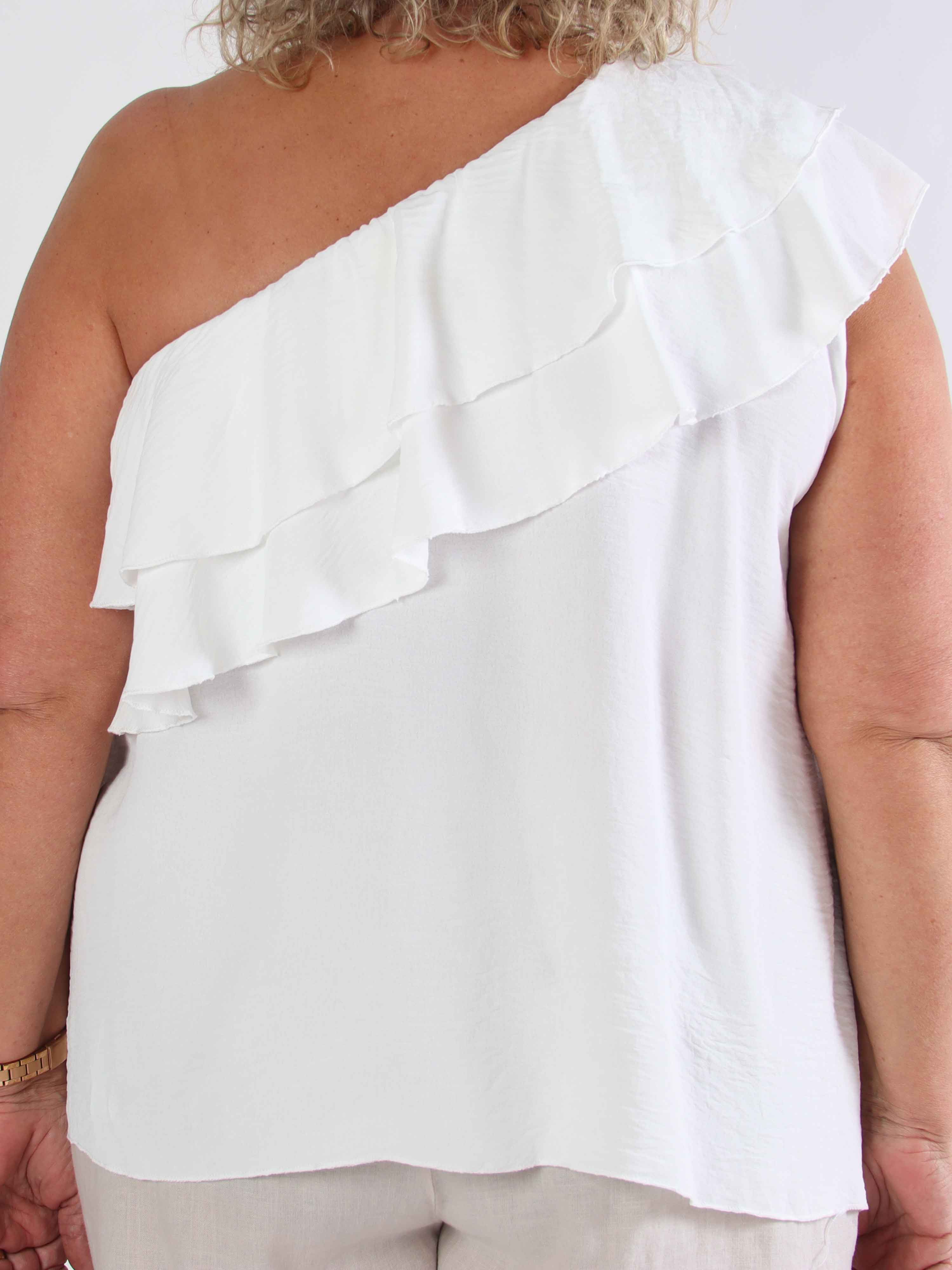 Catelyn Top - Söt one shoulder topp med volanger