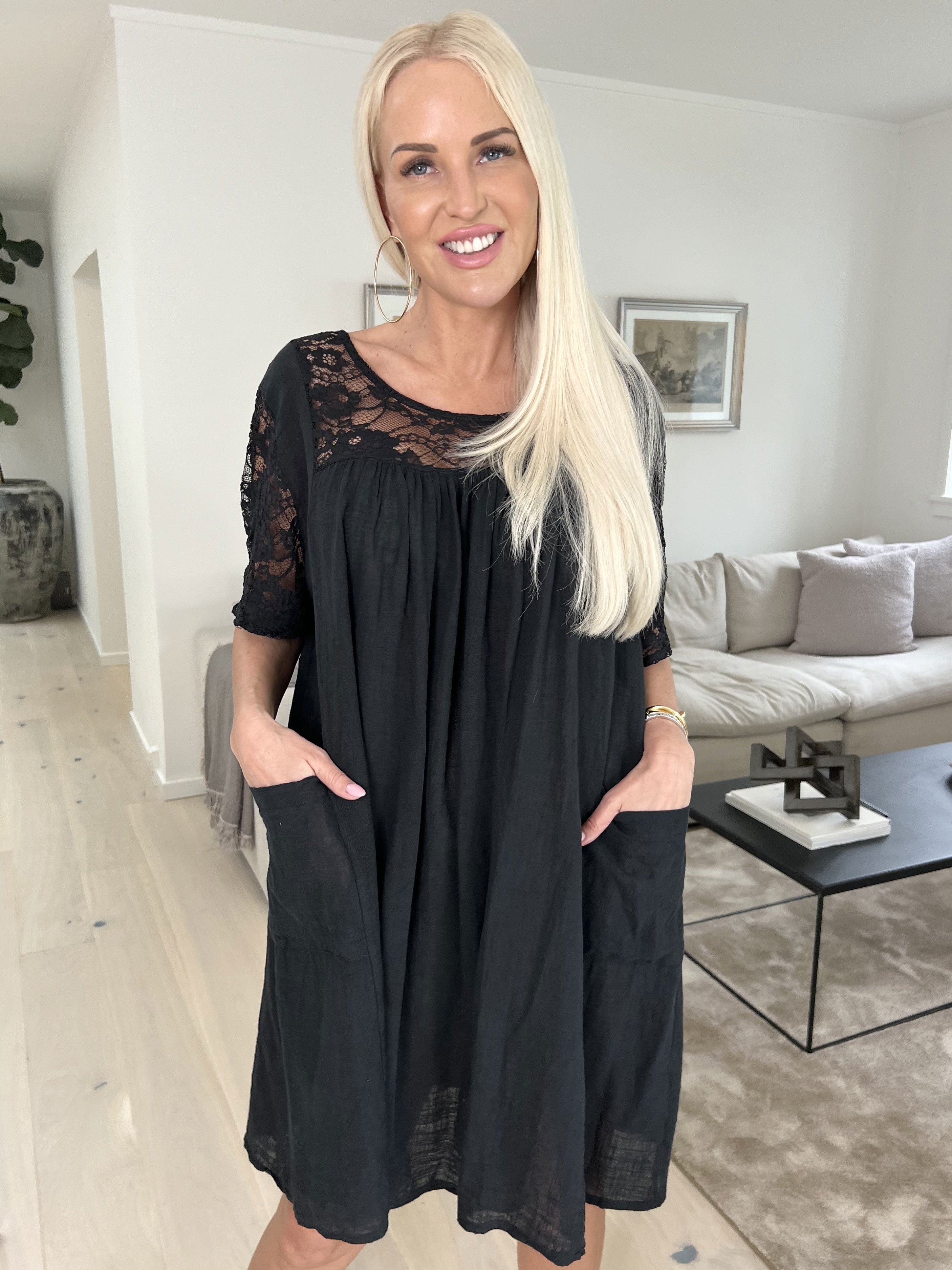 Lovisa - Söt bomullsklänning med fickor