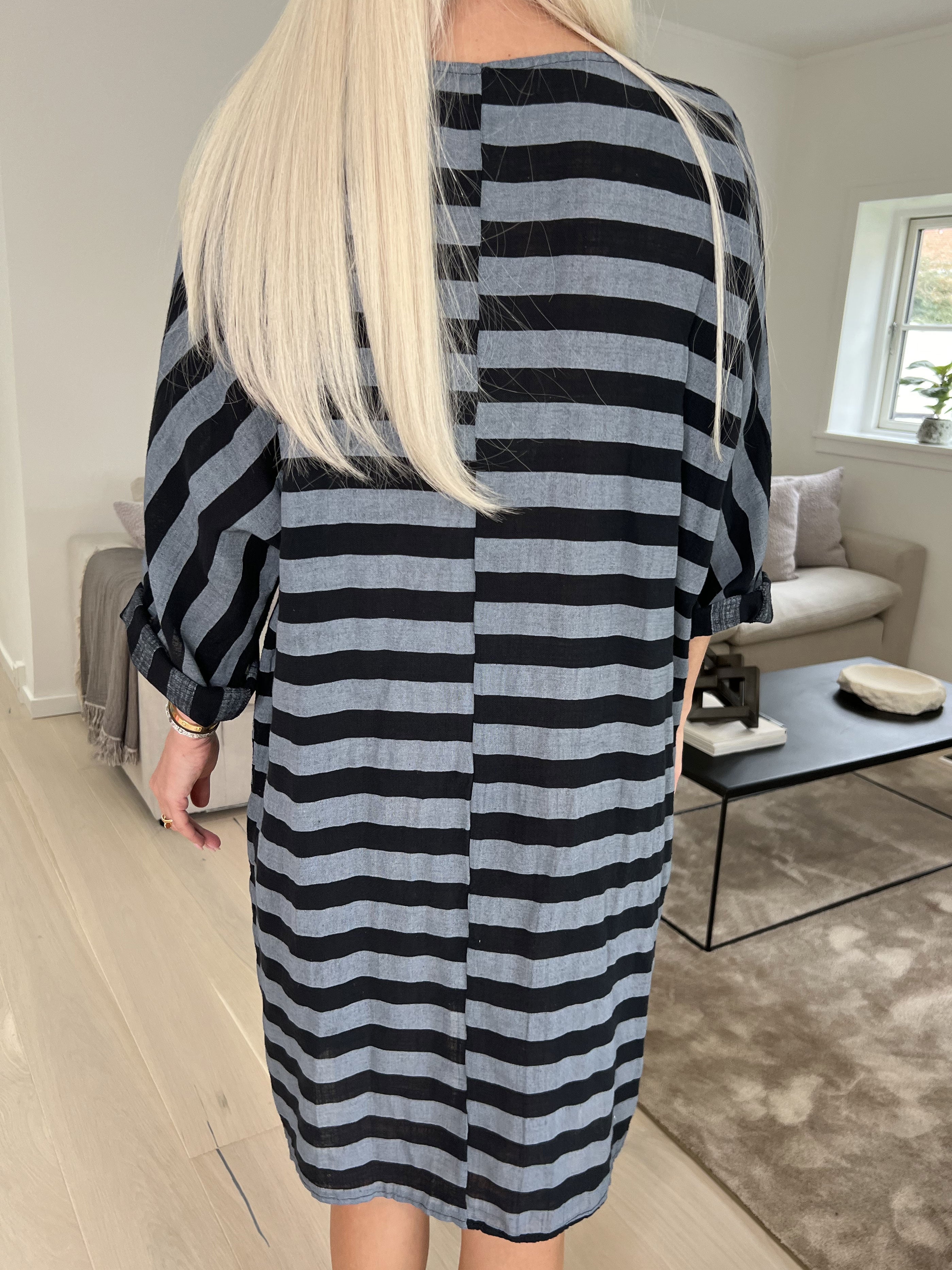 Claudine - Söt randig bomullsklänning
