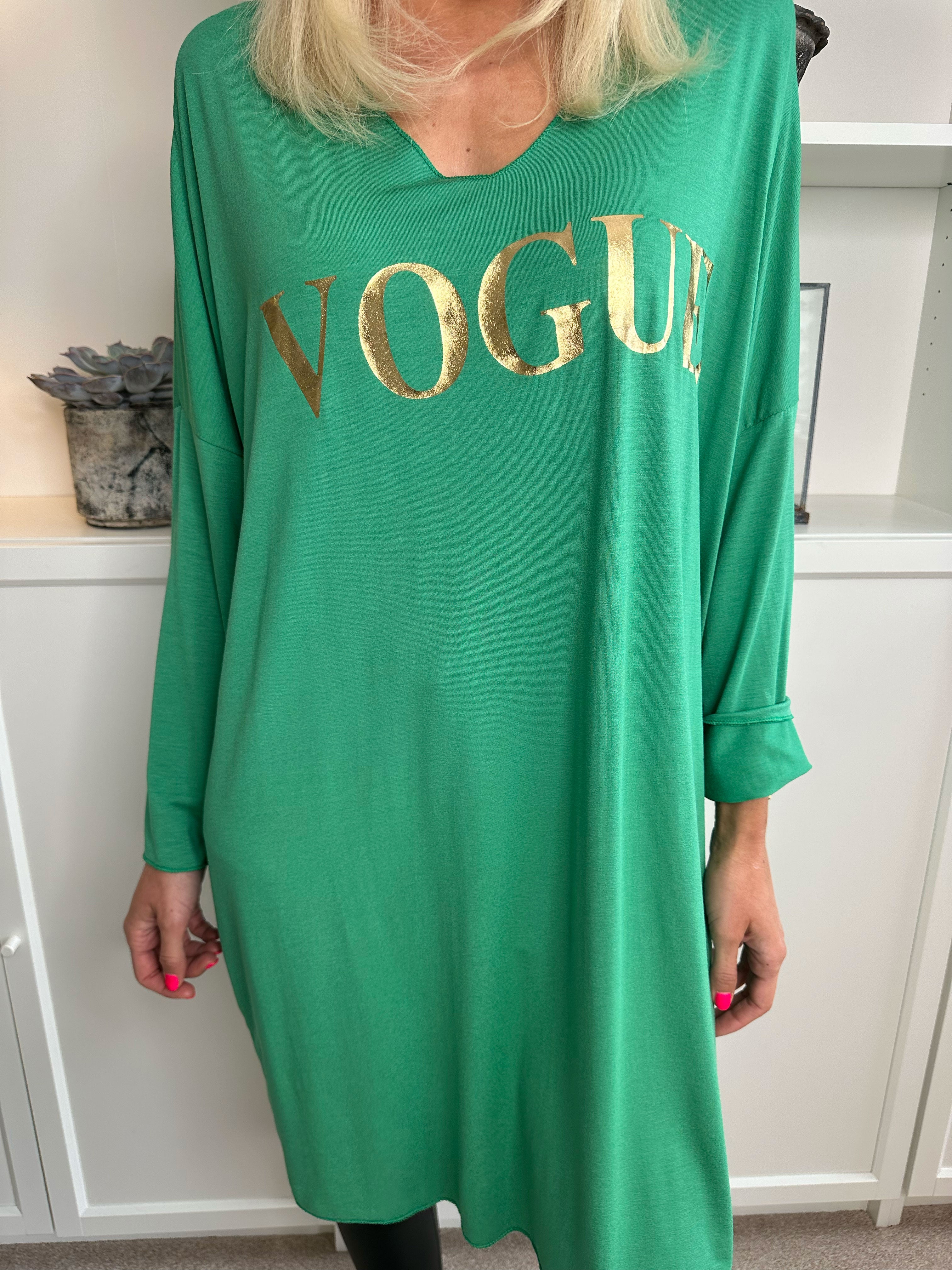 Vogue Long Sleeve - Långärmad klänning i viskos med guldskrift