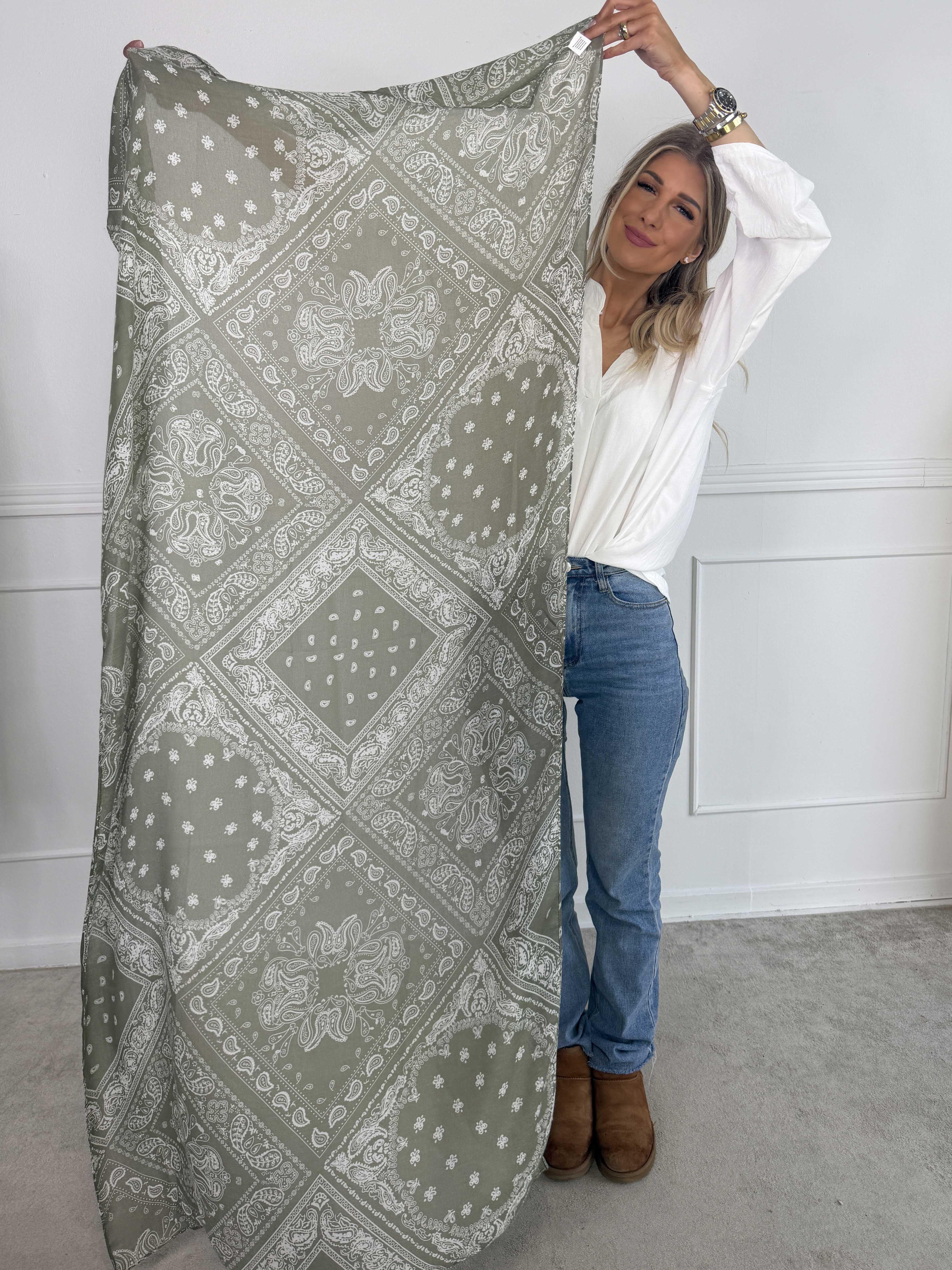 Beauty - Tørklæde i viskose med paisley mønster