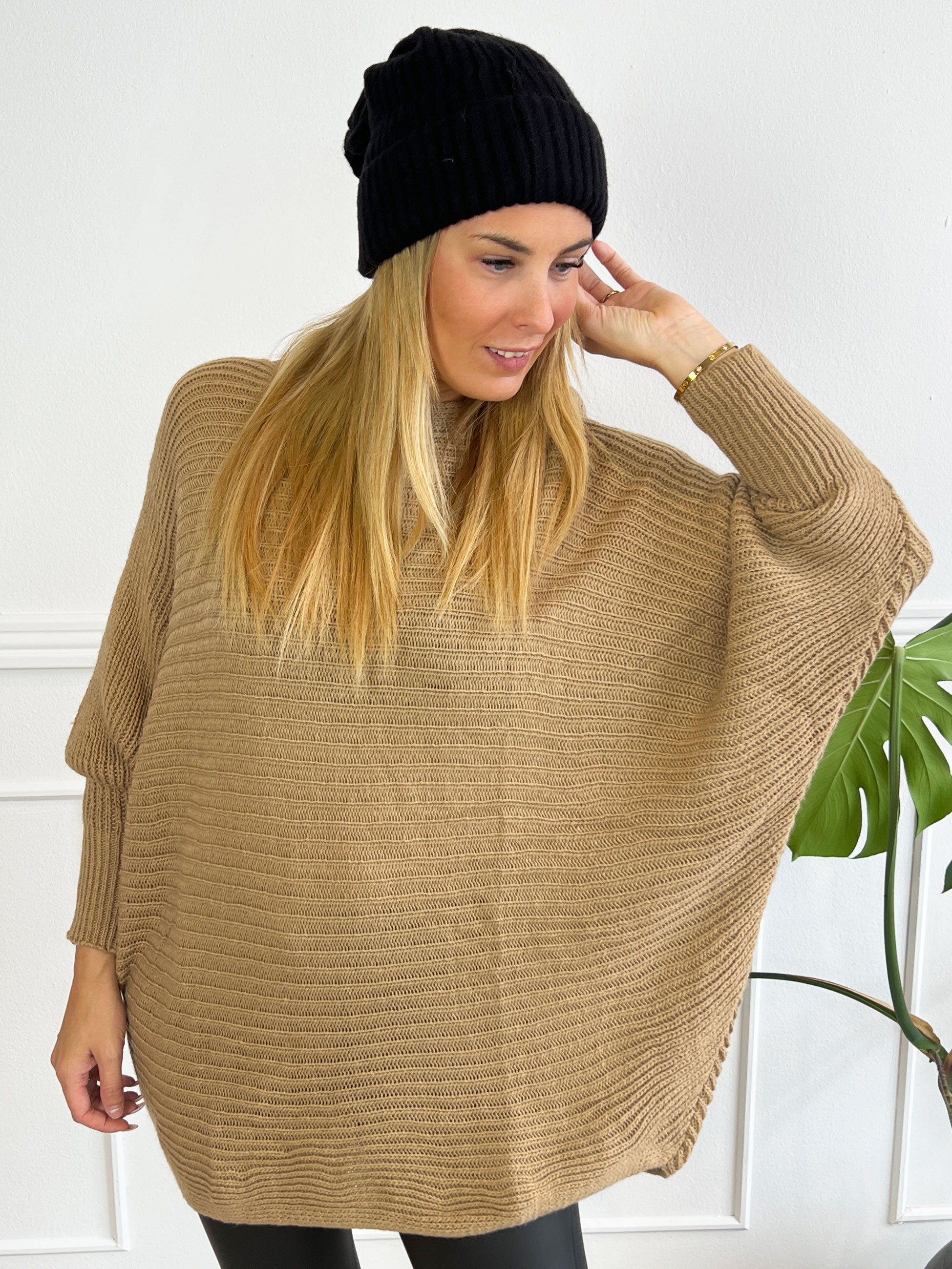 Gabbi - Oversized stickat med fladdermusärmar