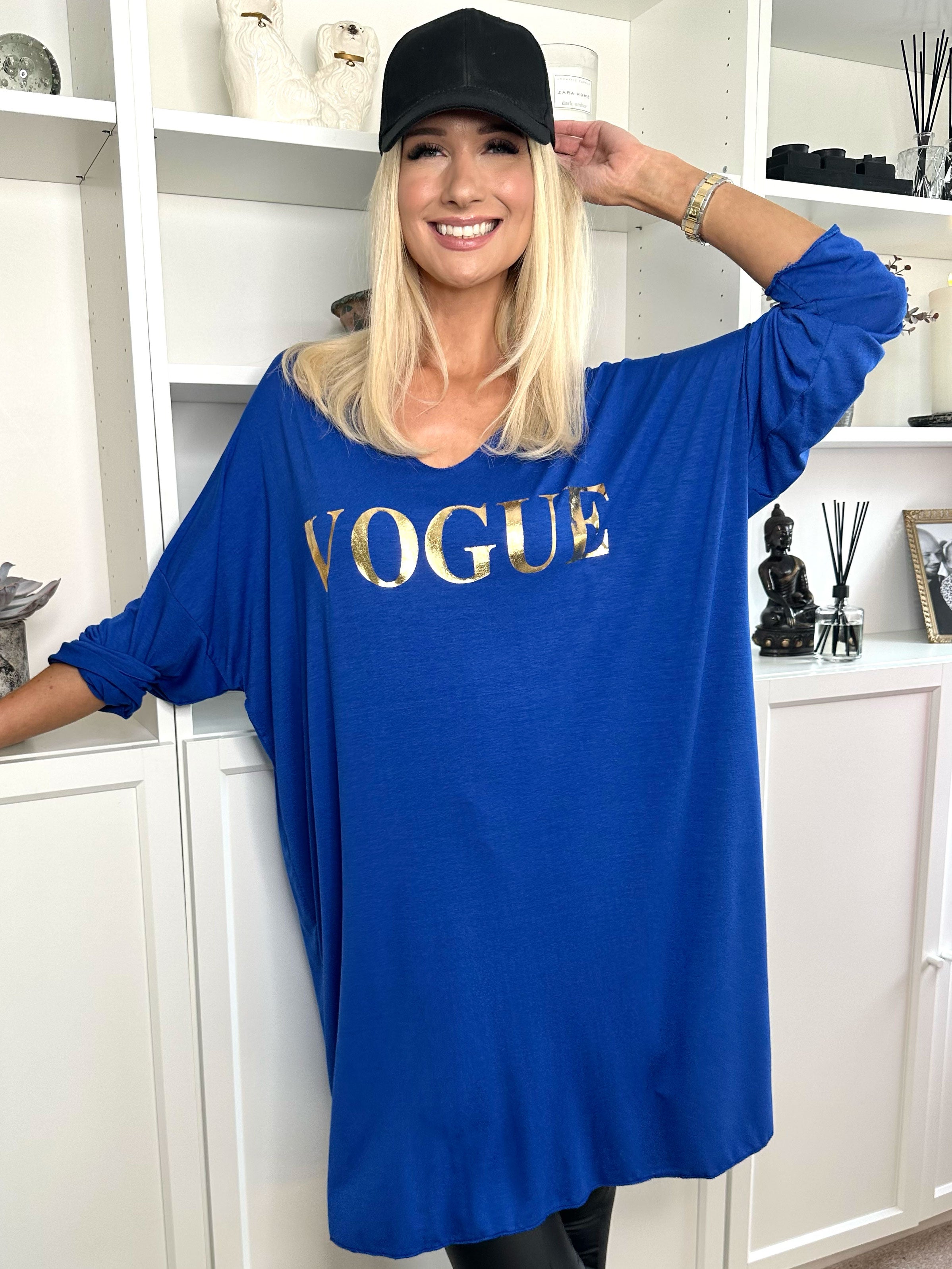 Vogue Long Sleeve - Långärmad klänning i viskos med guldskrift