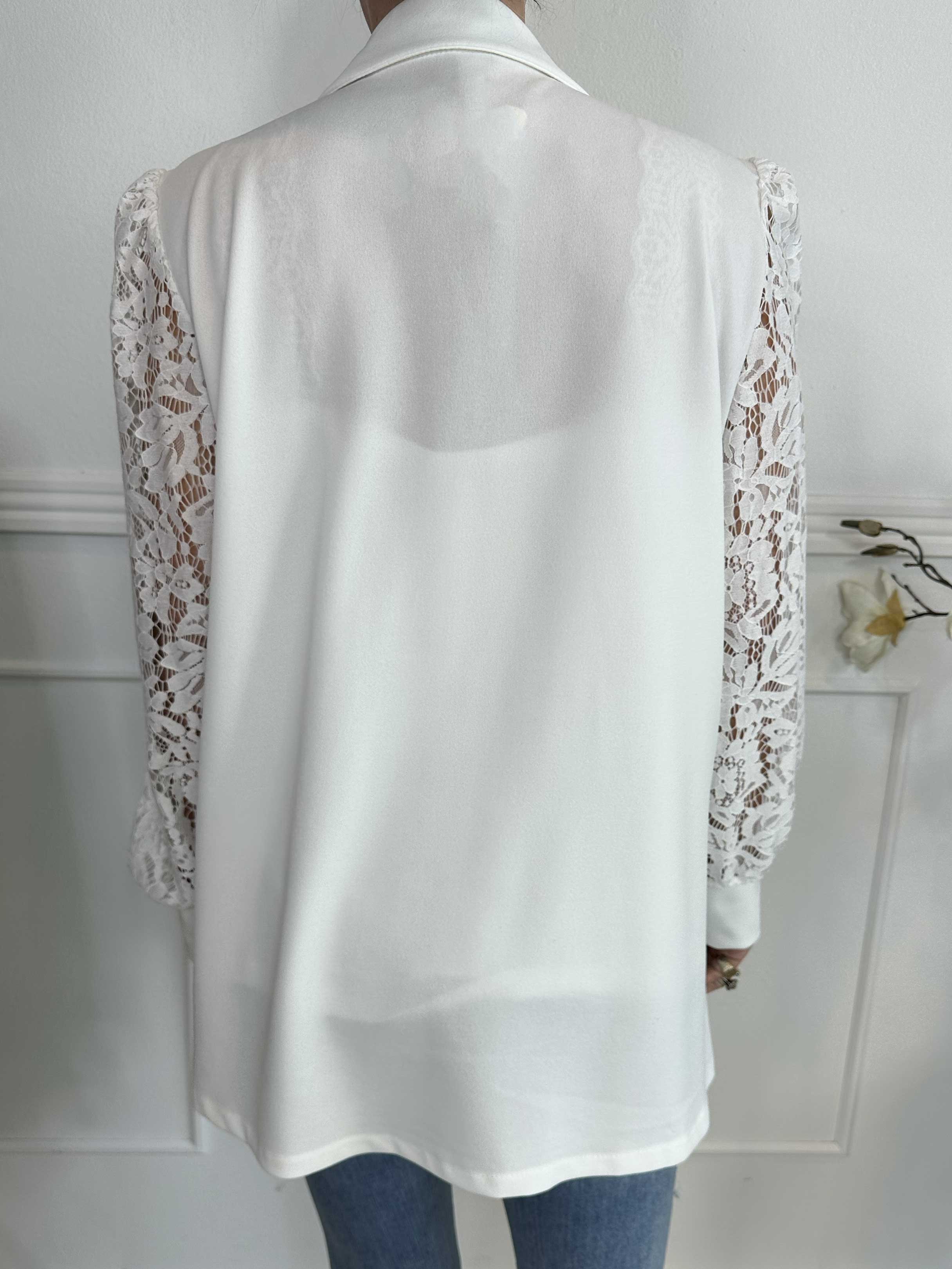 Kata Lace - Oversized blazer med ärmar i spets