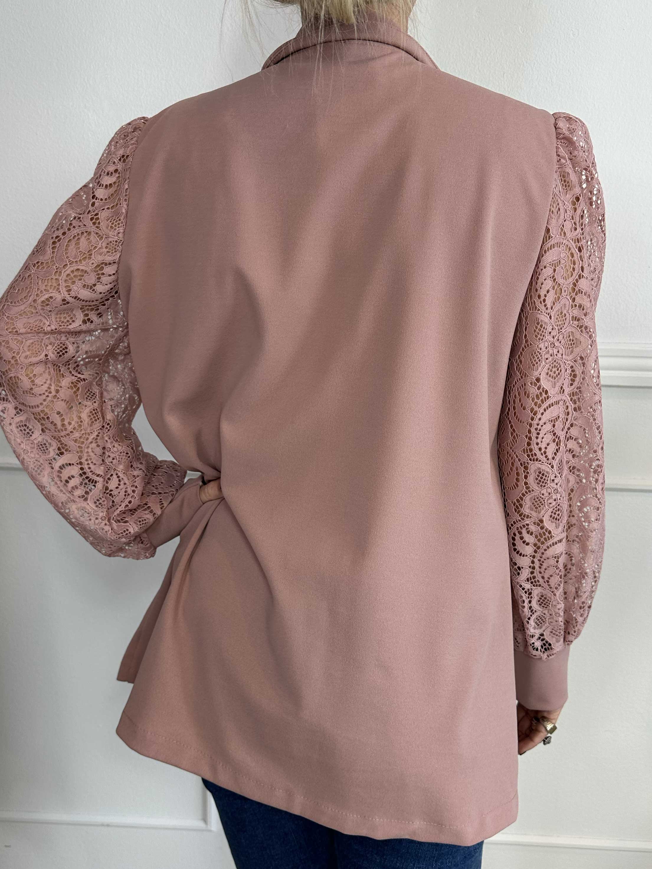 Kata Lace - Oversized blazer med ärmar i spets
