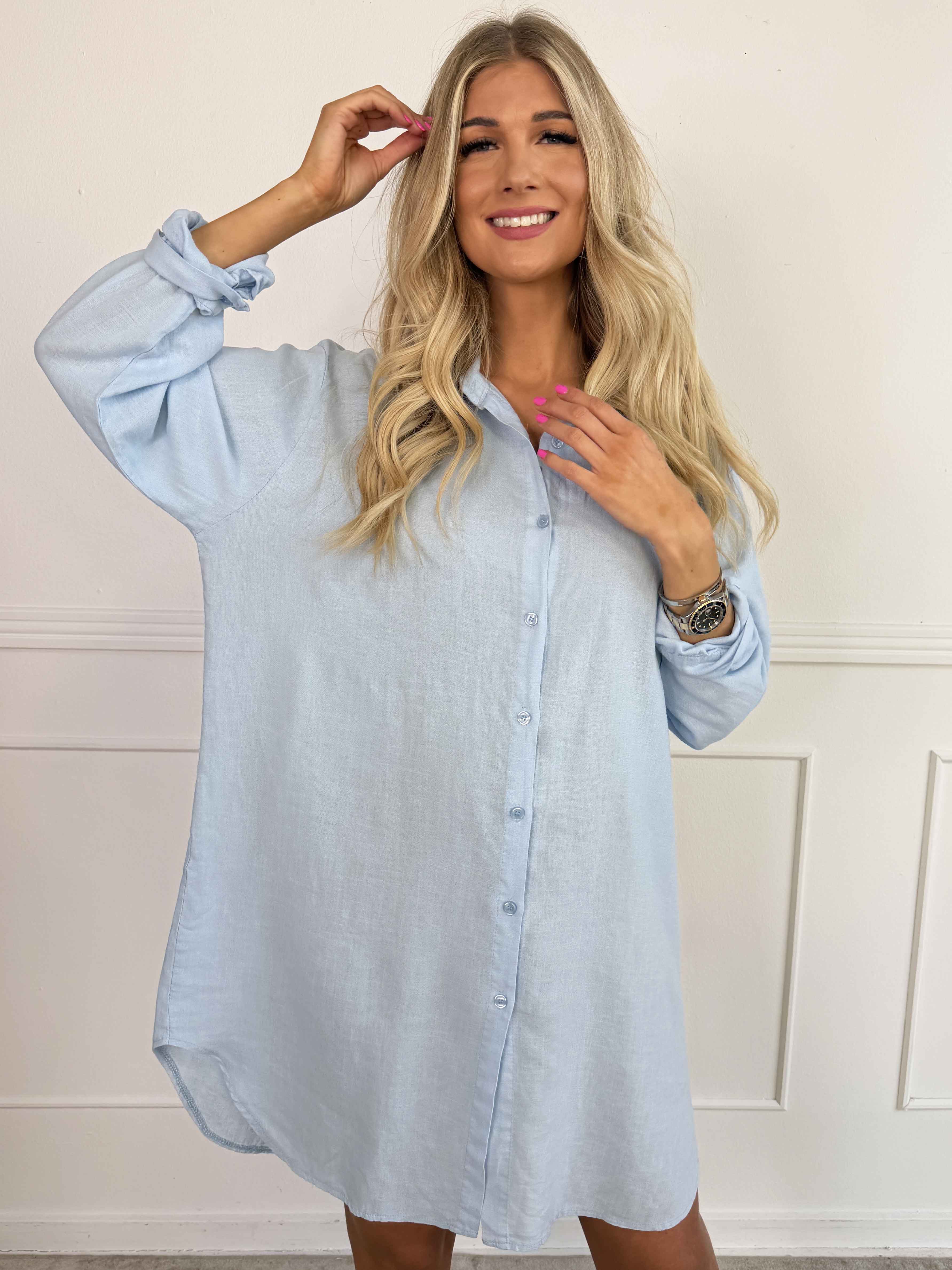 Clara Dress - Ensfarvet skjortekjole i viskose og hør