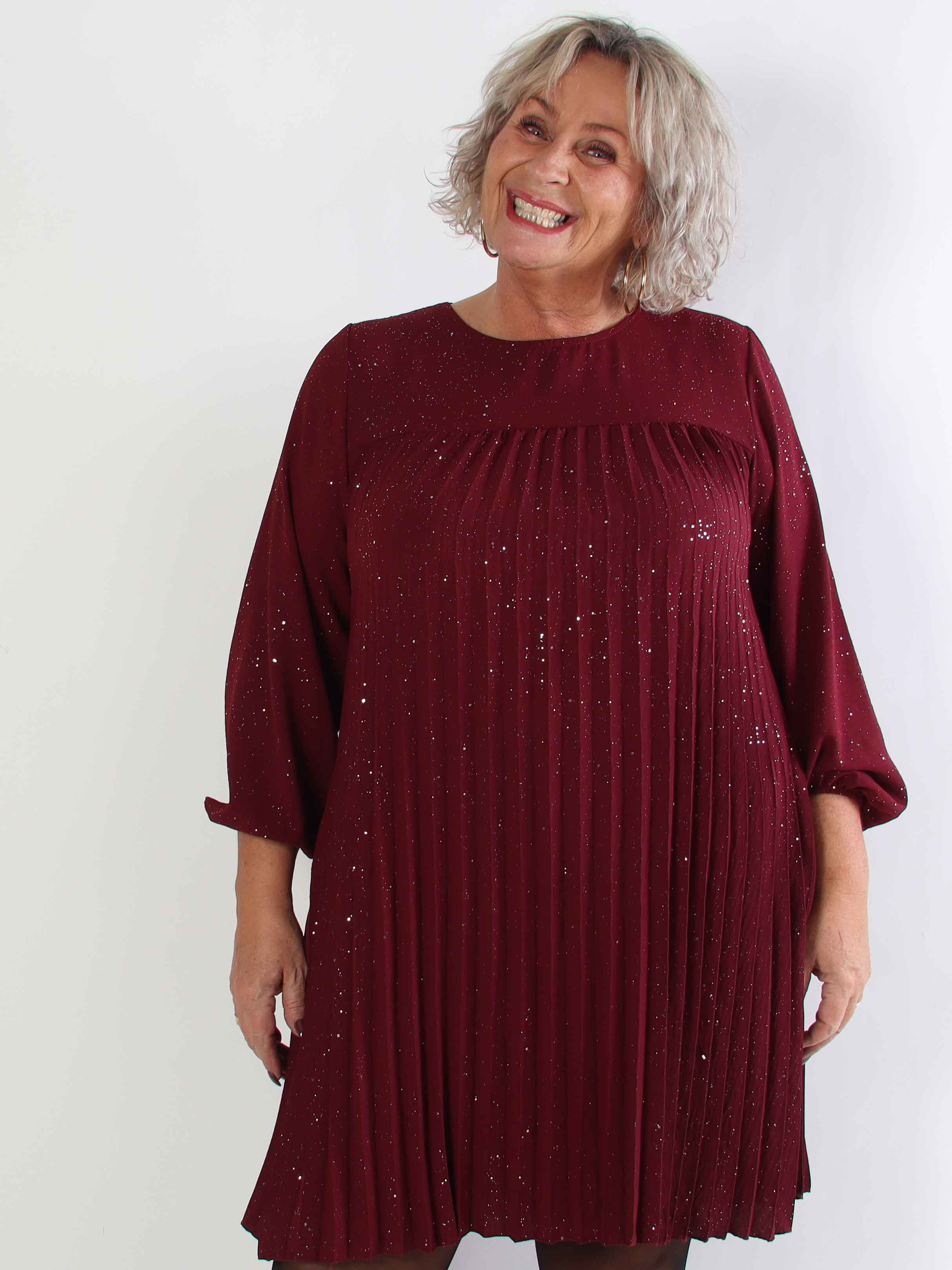 Nancy Glitter Short L/S - Plisserad plus size klänning med fickor och glitter