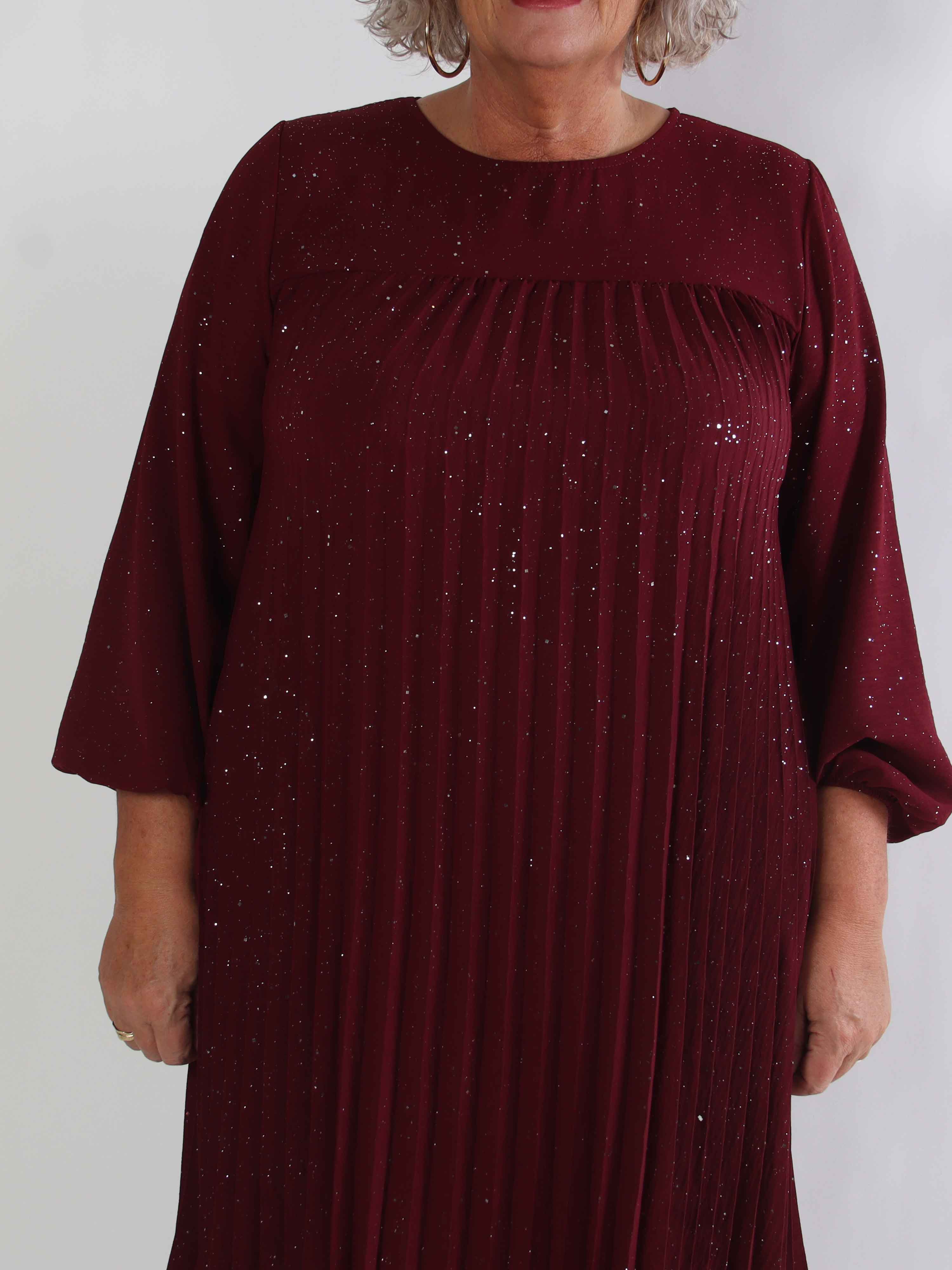 Nancy Glitter Short L/S - Plisserad plus size klänning med fickor och glitter