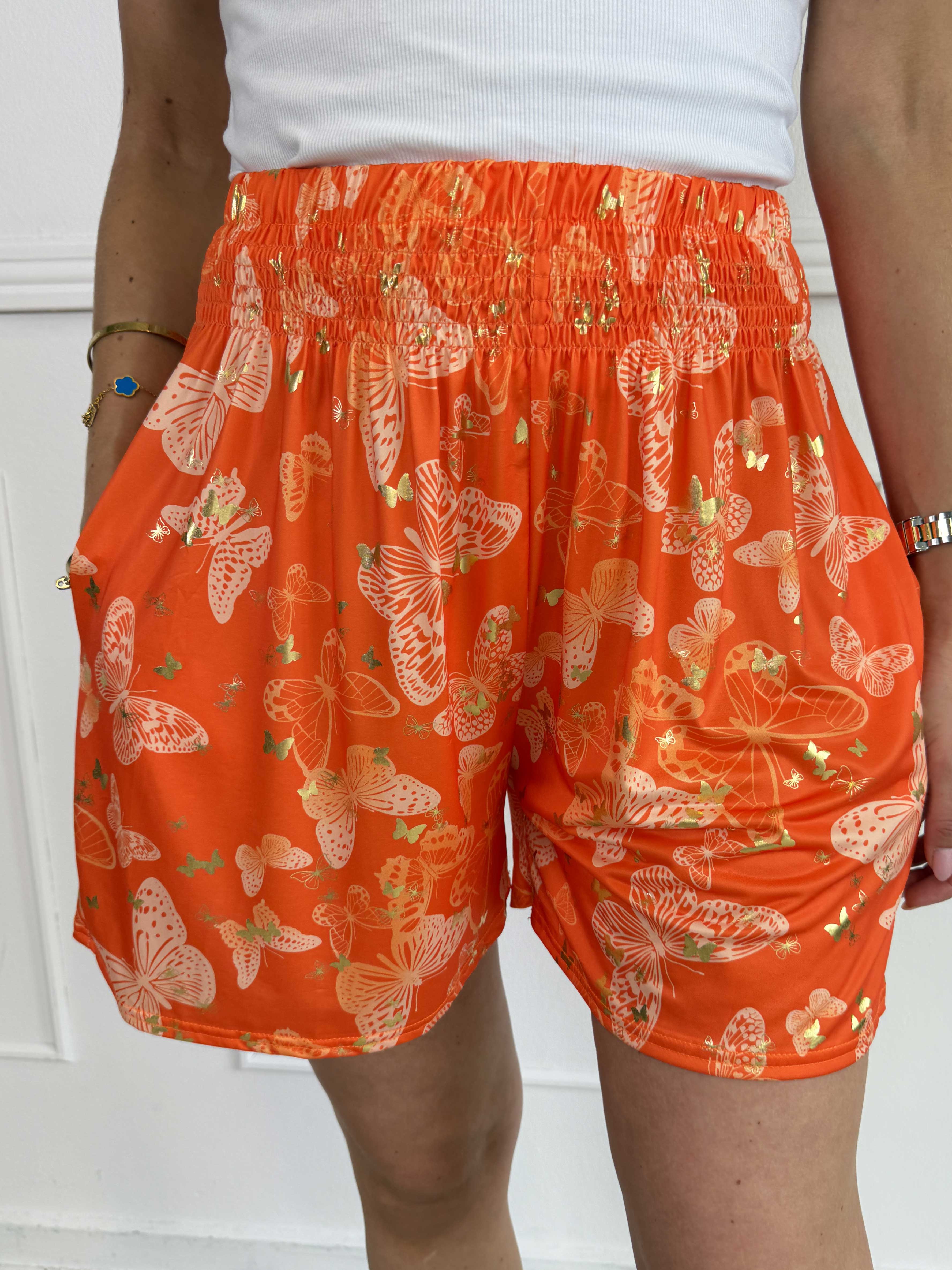 Pams Butterfly Shorts - Elastiske shorts med sommerfugleprint og gulddetaljer