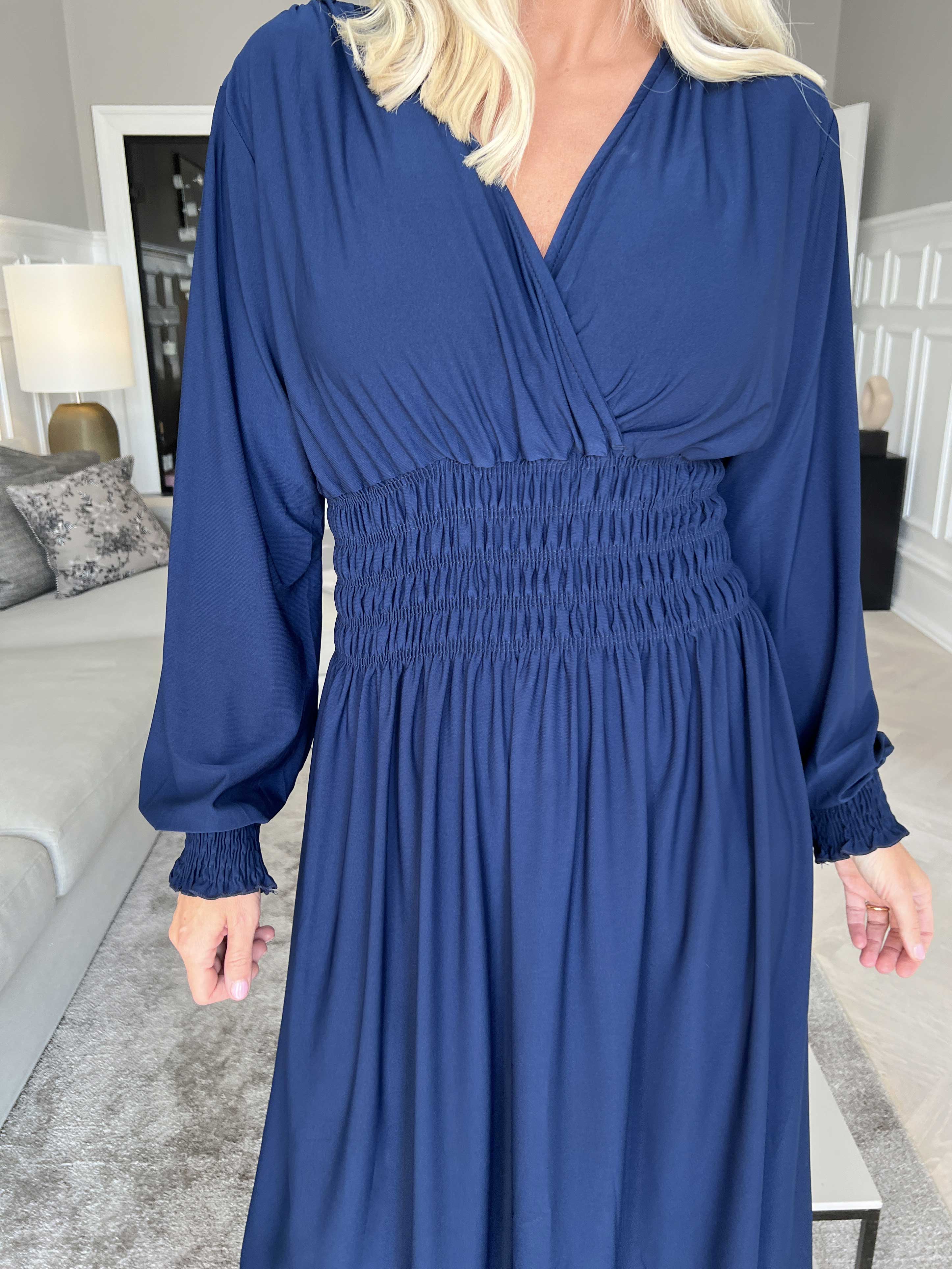Pams Plain Midi L/S - Elastisk klänning med smock och långa ärmar