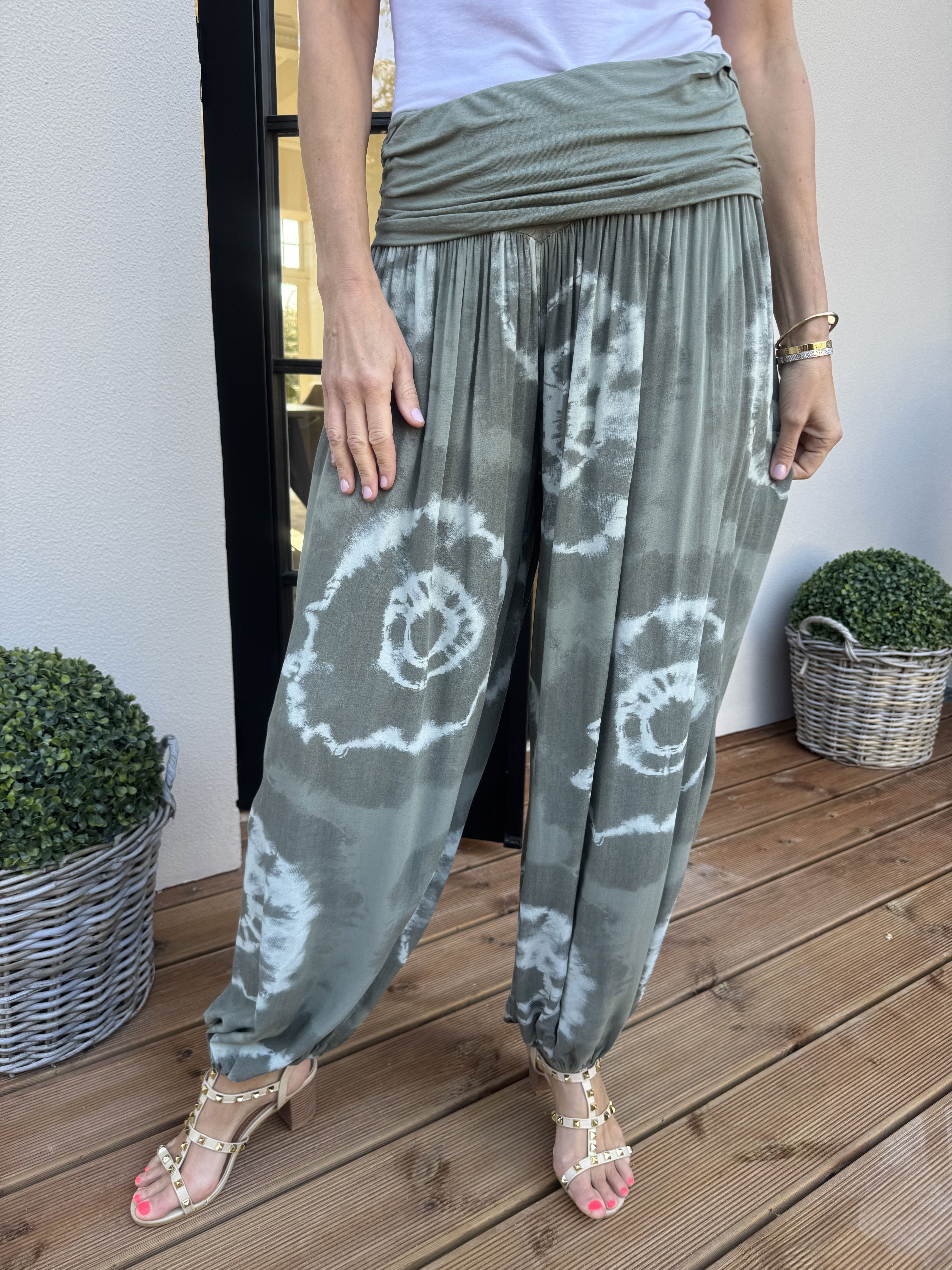 Drew Batik - Bohemiska byxor i ljus viskos
