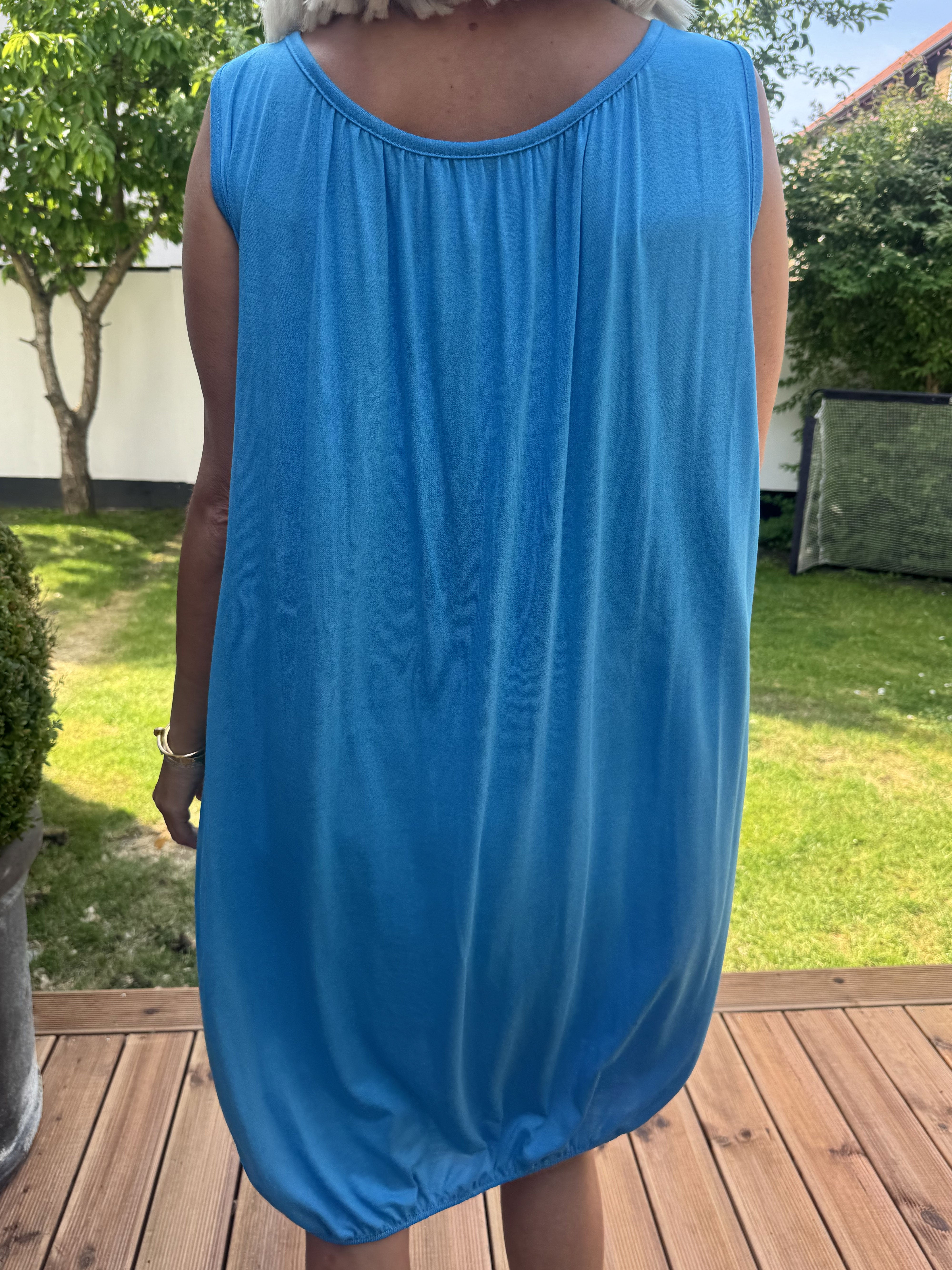 Miracle Sleeveless Dress - Basic klänning i viskos med resår nedtill