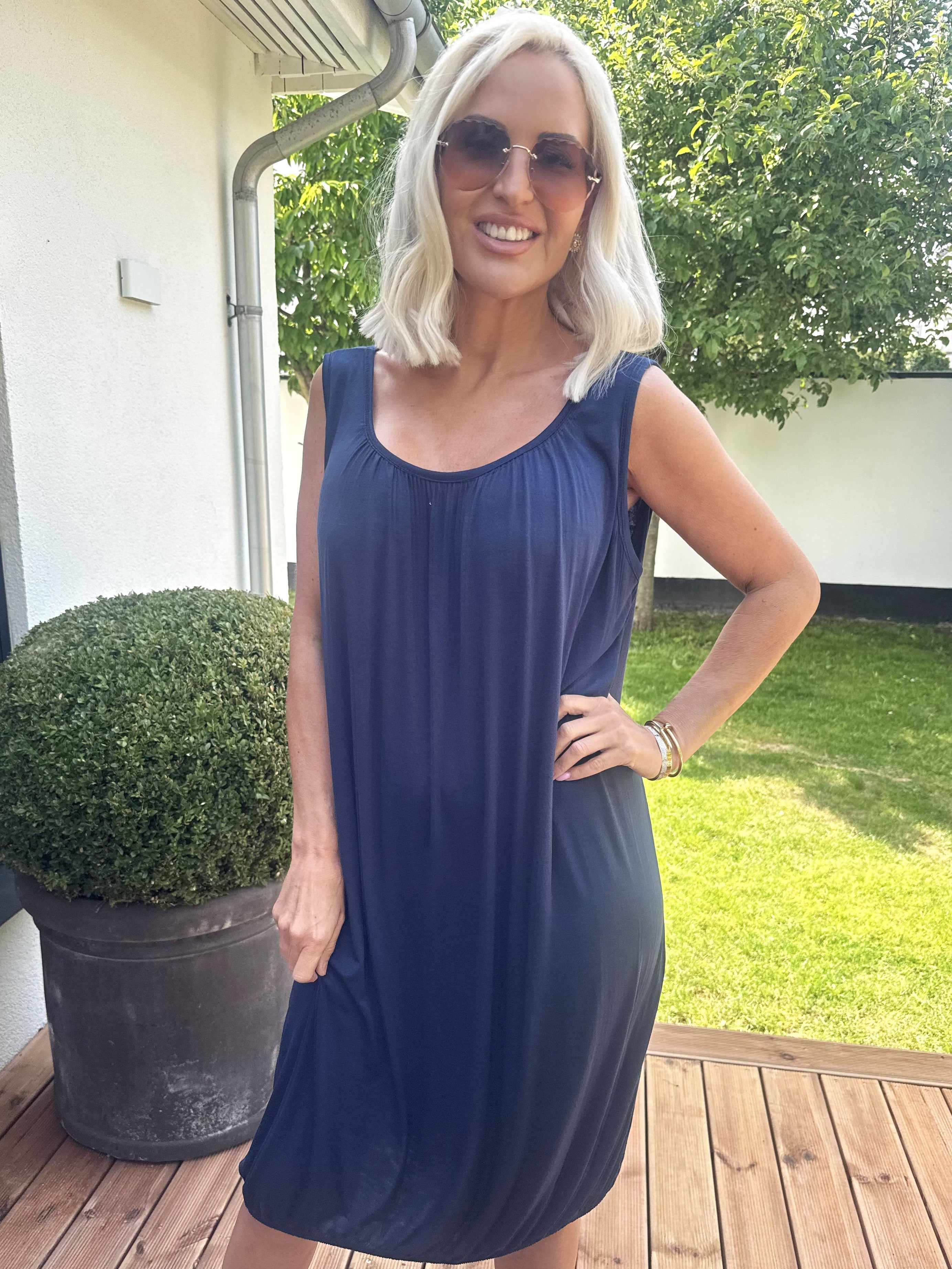 Miracle Sleeveless Dress - Basic klänning i viskos med resår nedtill