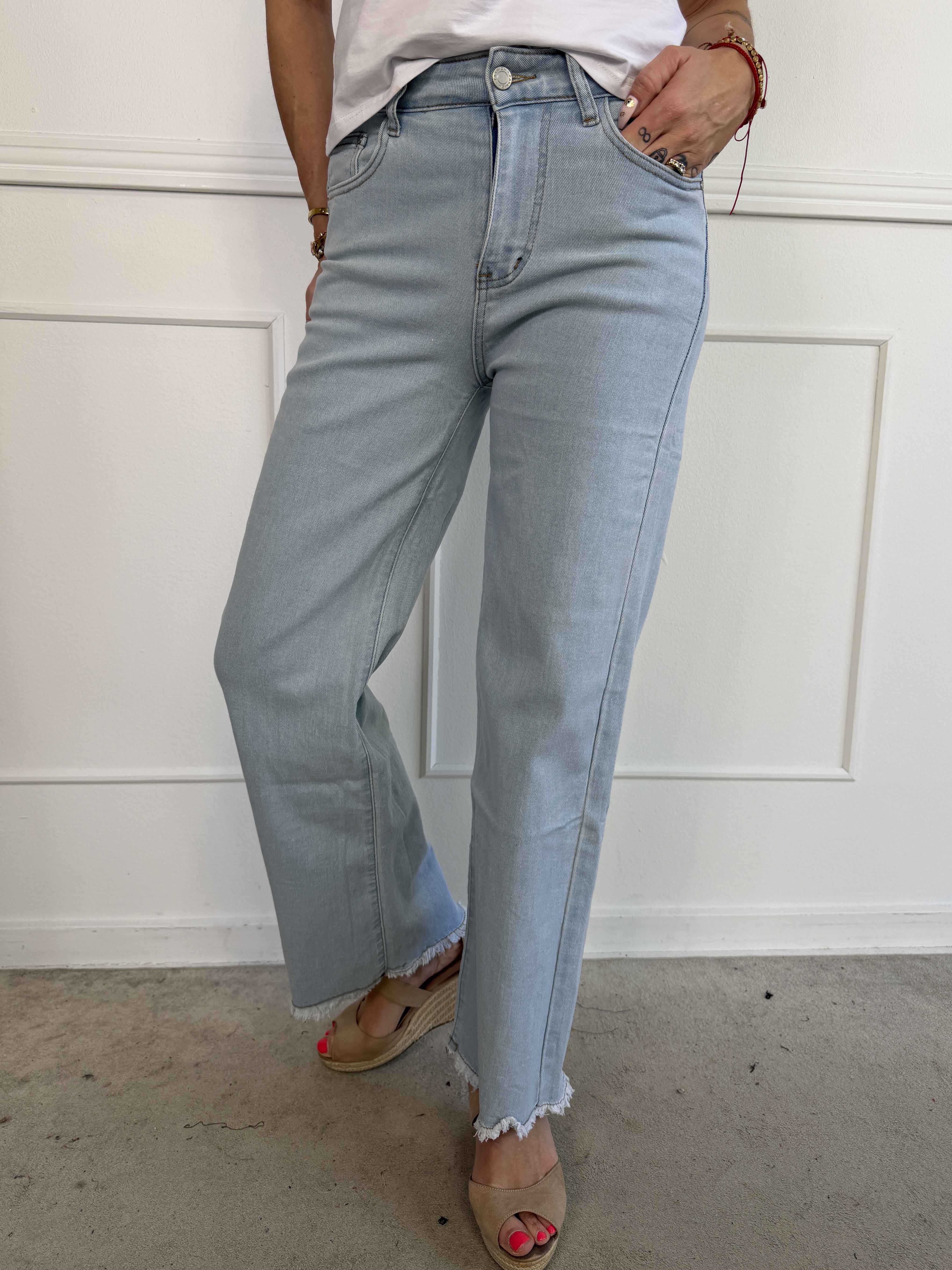 Frige - Tunna jeans med vida ben