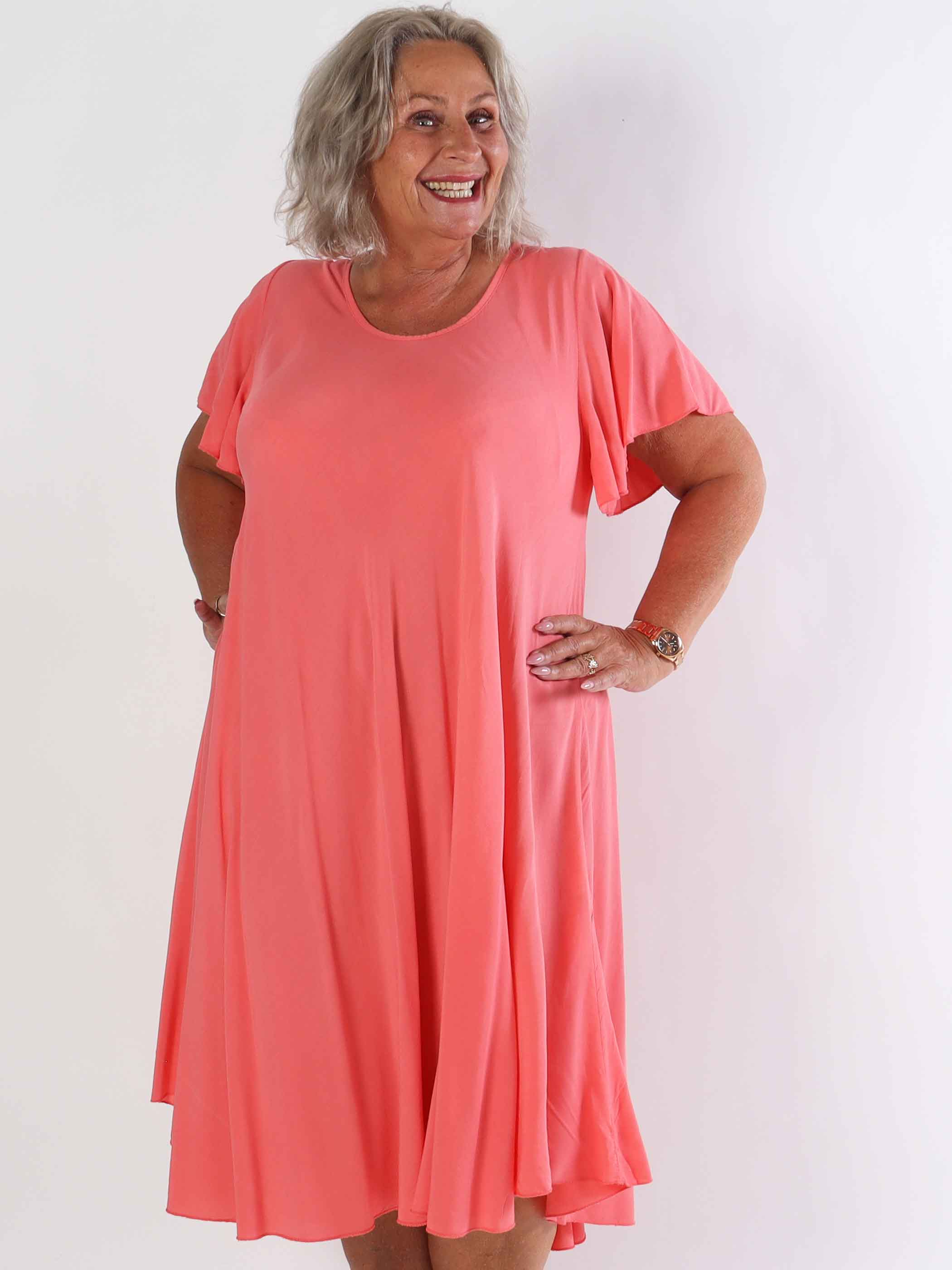 Laneira - Lång plus size klänning i viskos och A-form