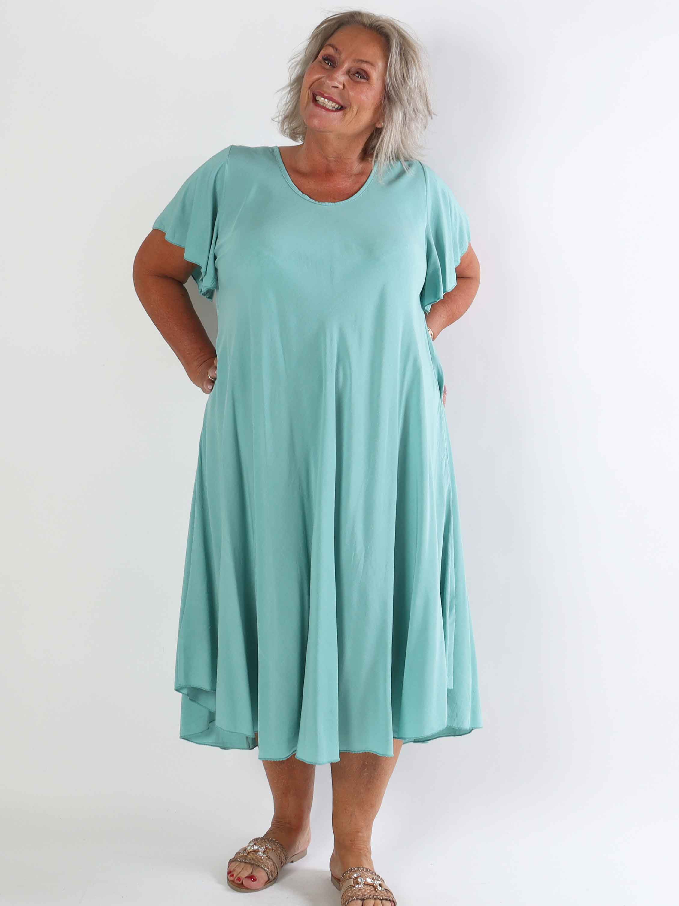 Laneira - Lång plus size klänning i viskos och A-form
