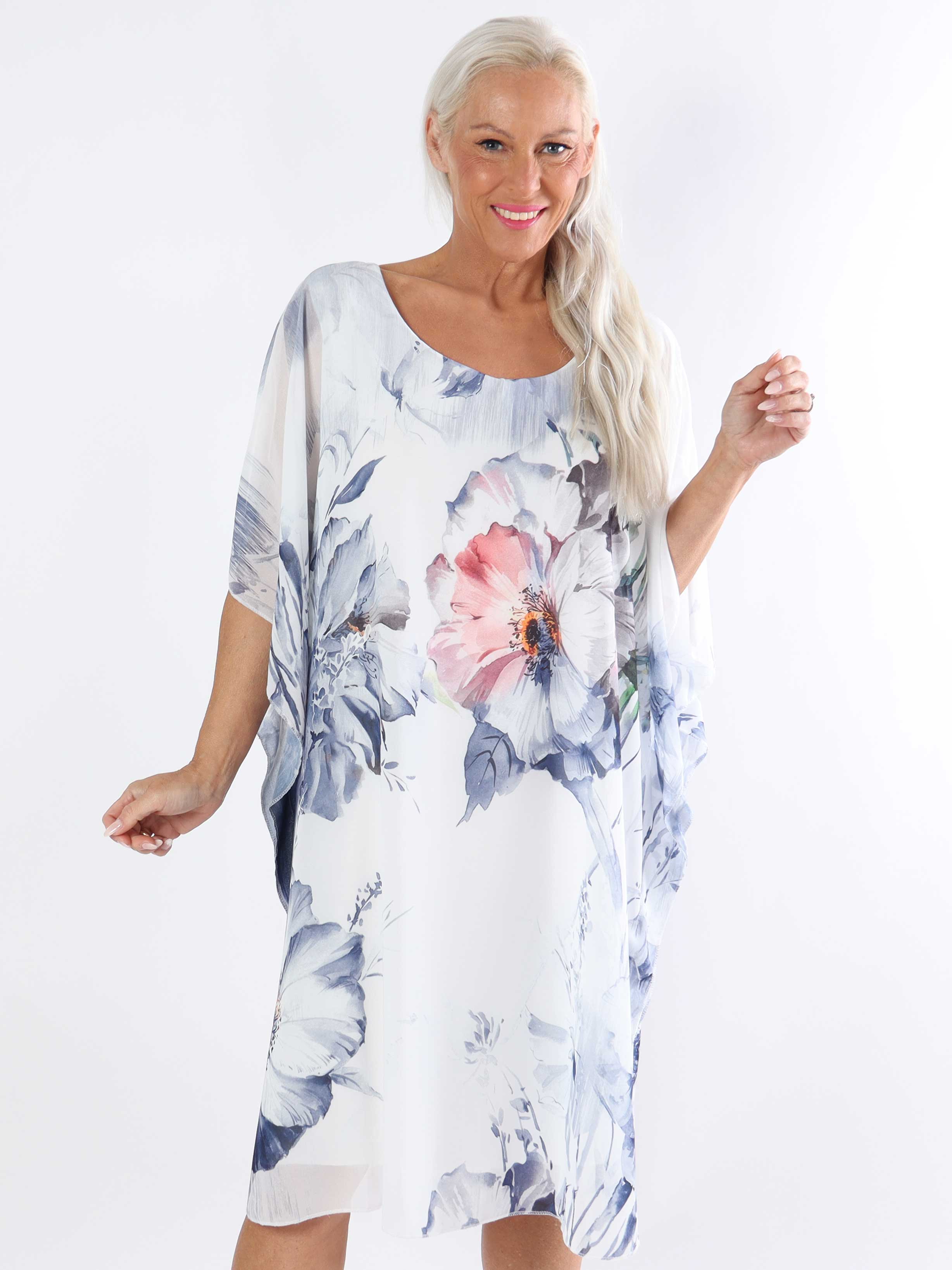 Senja - Plus size-klänning i chiffong och underkjol i viskos