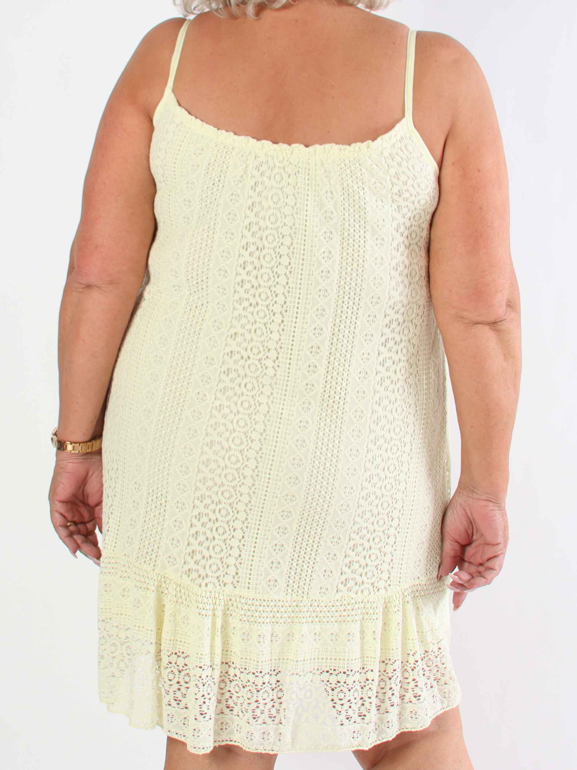 Galateia - Plus size axelremsklänning i mjuk spets i bomull