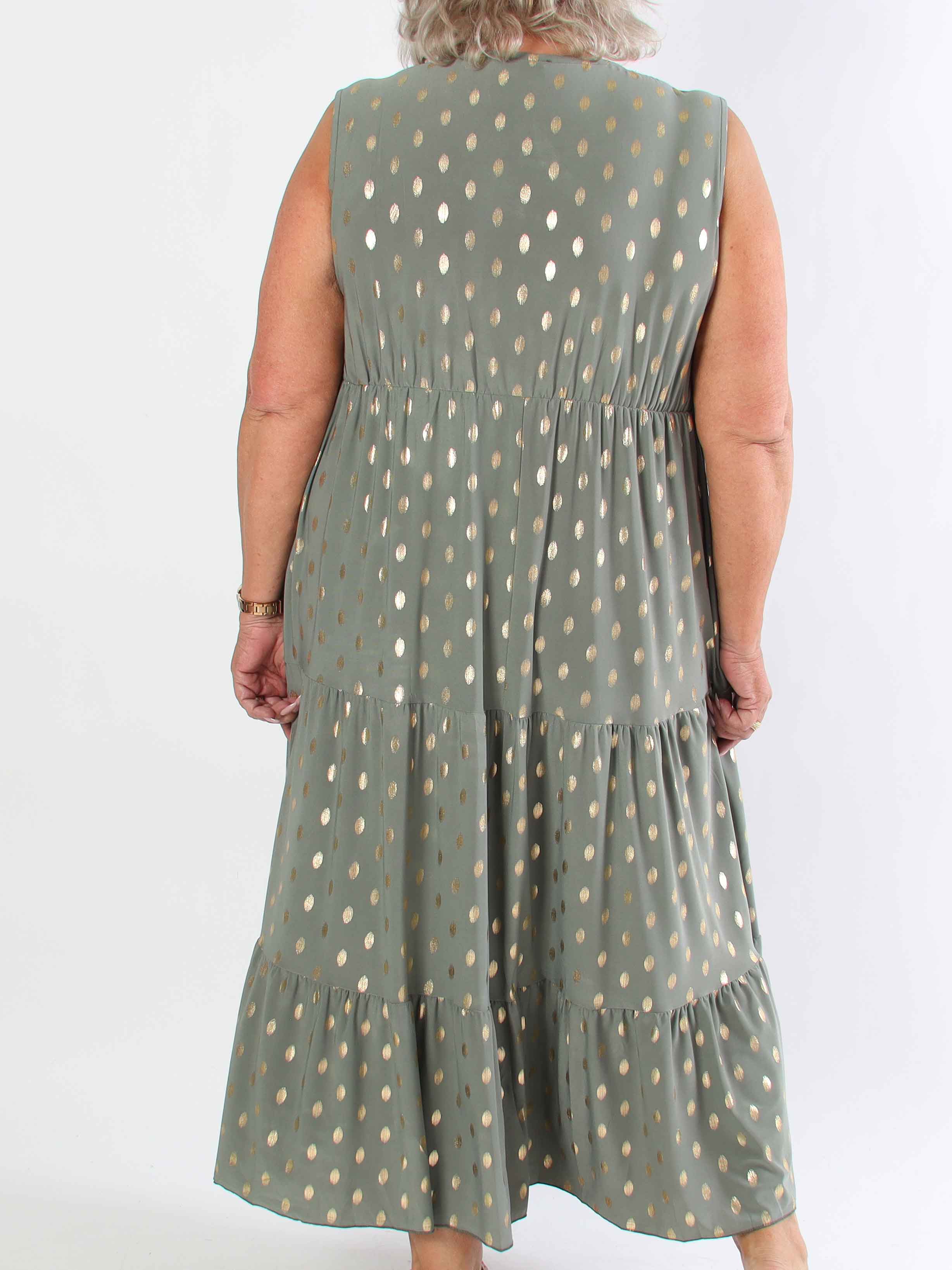 Karini Gold - Lång elastisk plus size klänning med prickar i guld