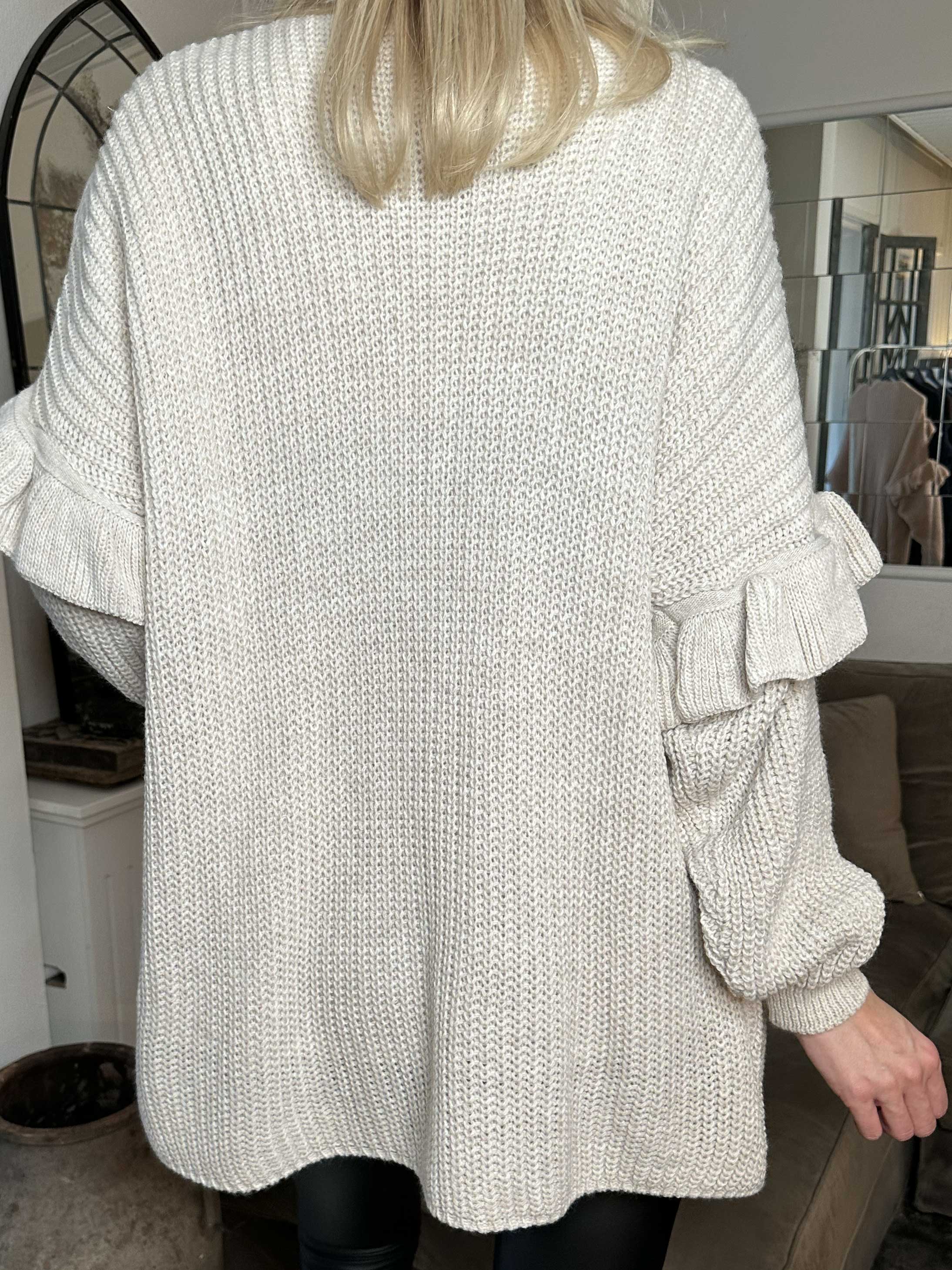 Ellis Cardigan - Fin stickad kofta med fina volangdetaljer