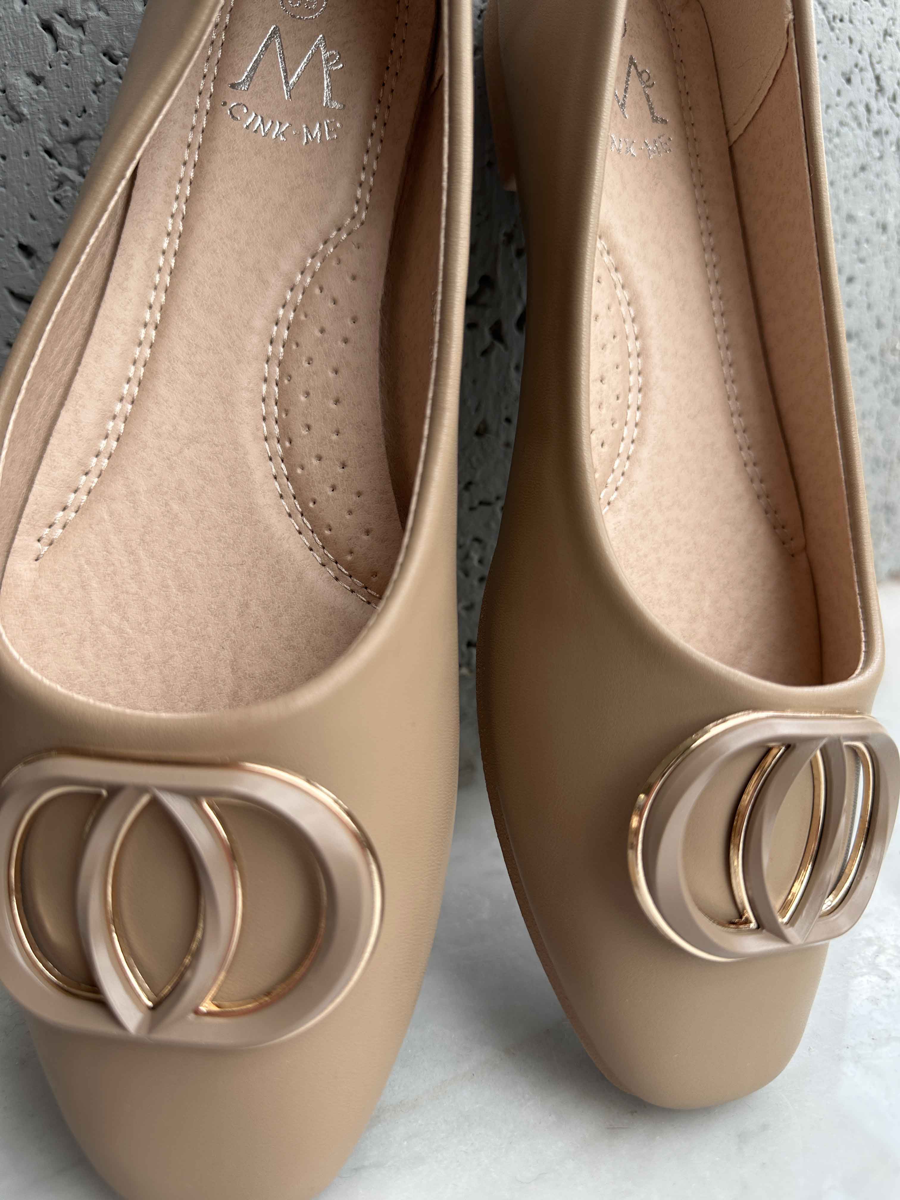 Solfrid - Eleganta ballerinor med spänne