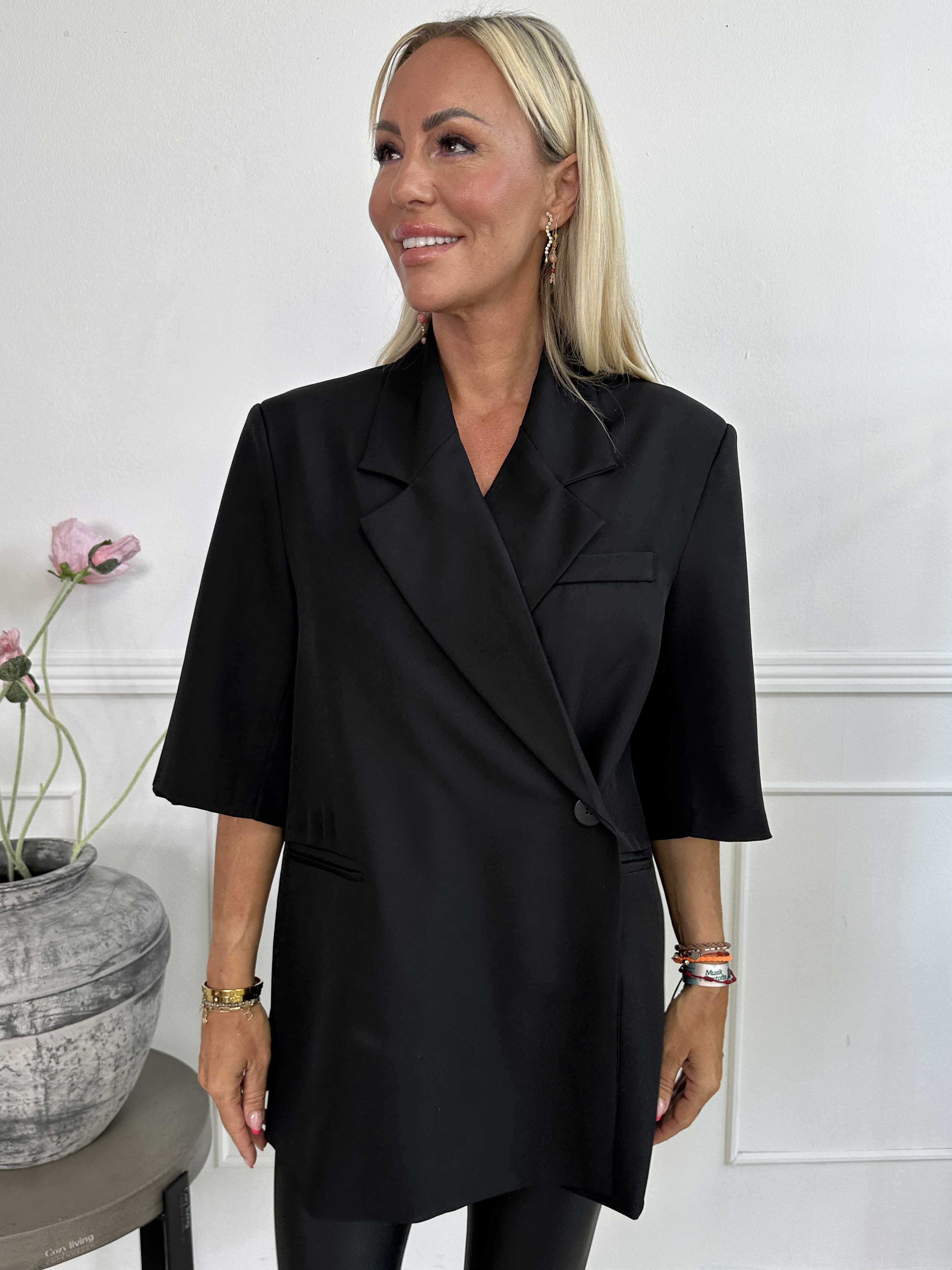 Audrey - Stilren blazer med korte ærmer